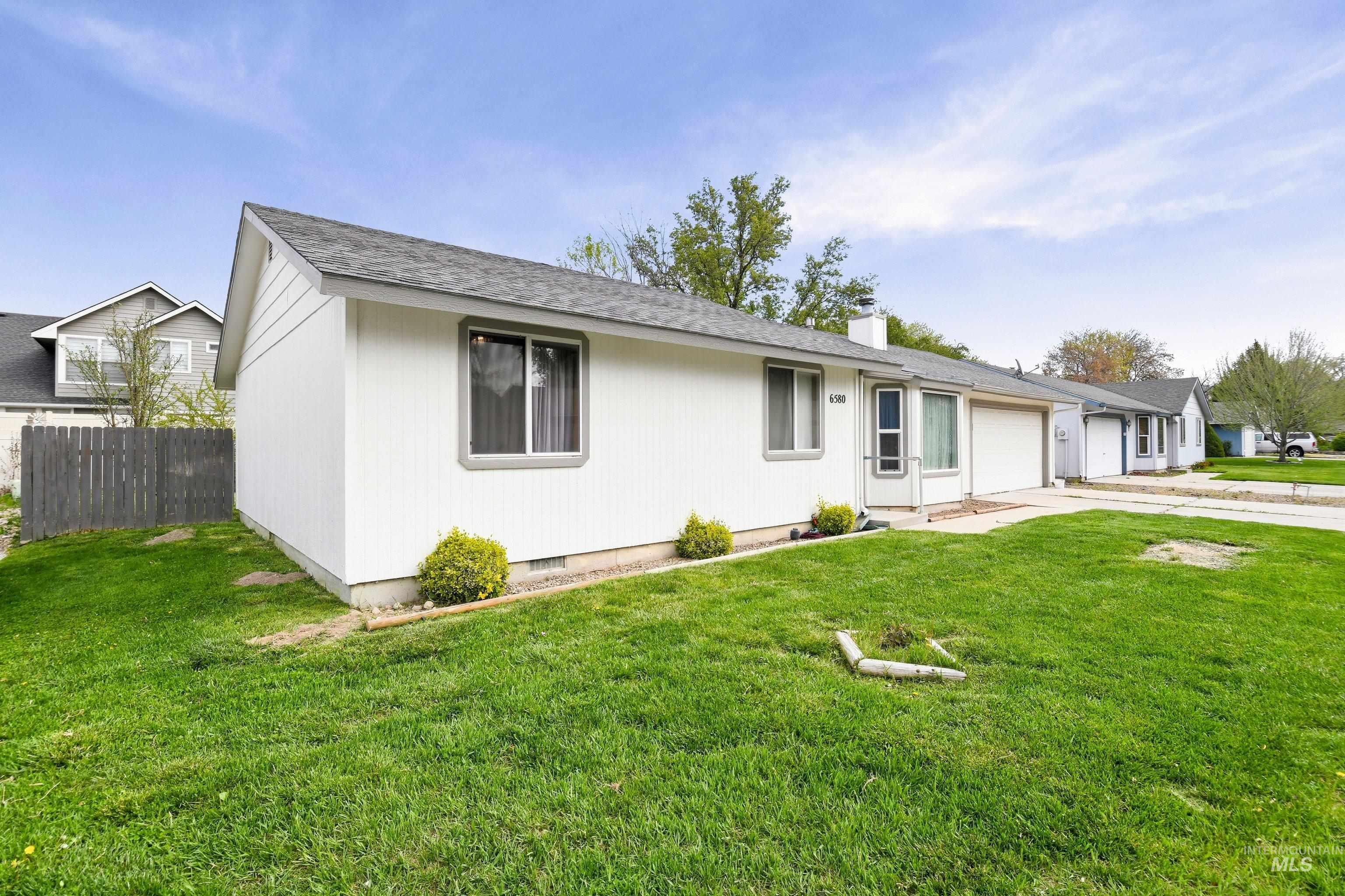 6580 W W Elmer Lane, Boise, Idaho 83714, 3 Bedrooms, 2 Bathrooms, Residential For Sale, Price $375,000,MLS 98984379