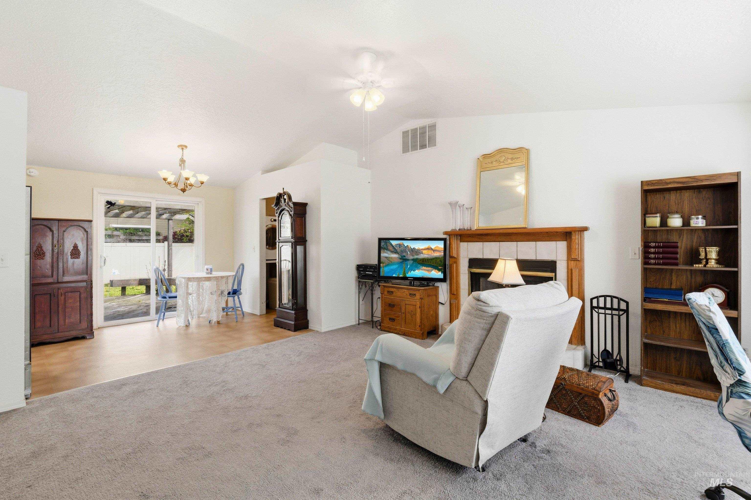 6580 W W Elmer Lane, Boise, Idaho 83714, 3 Bedrooms, 2 Bathrooms, Residential For Sale, Price $375,000,MLS 98984379