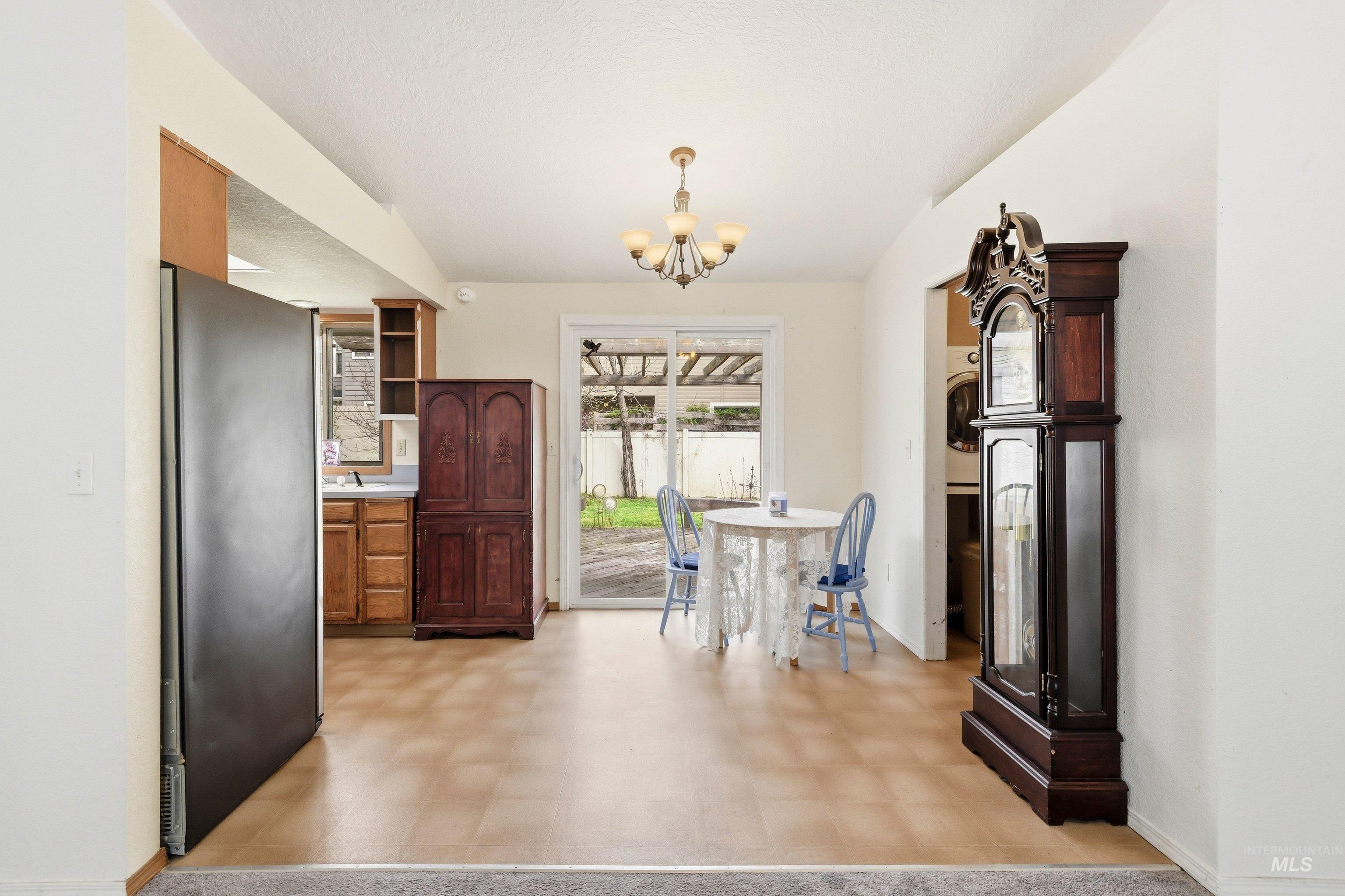 6580 W W Elmer Lane, Boise, Idaho 83714, 3 Bedrooms, 2 Bathrooms, Residential For Sale, Price $375,000,MLS 98984379