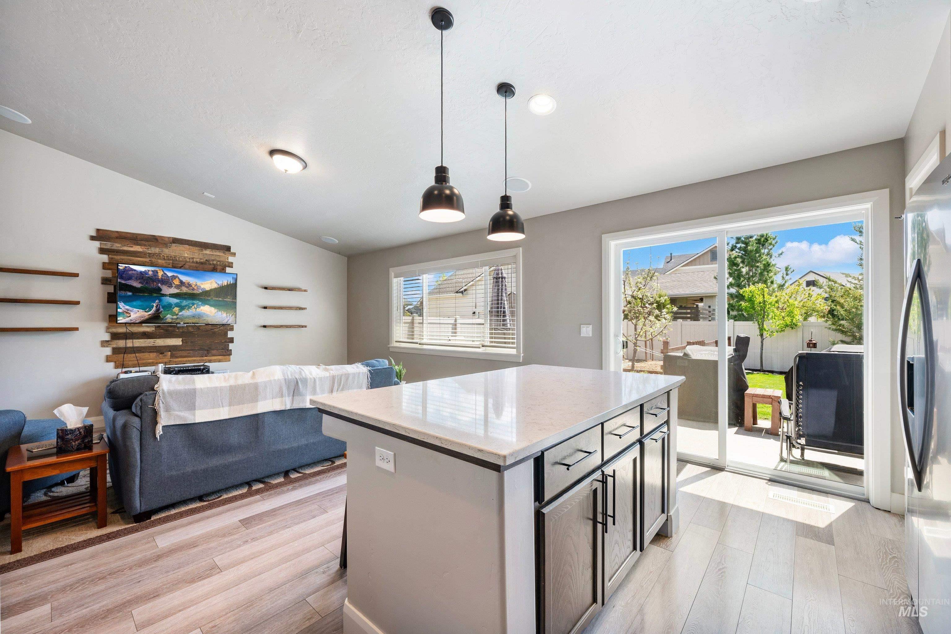 5493 W Los Flores St, Meridian, Idaho 83646, 4 Bedrooms, 2 Bathrooms, Residential For Sale, Price $479,900,MLS 98984380