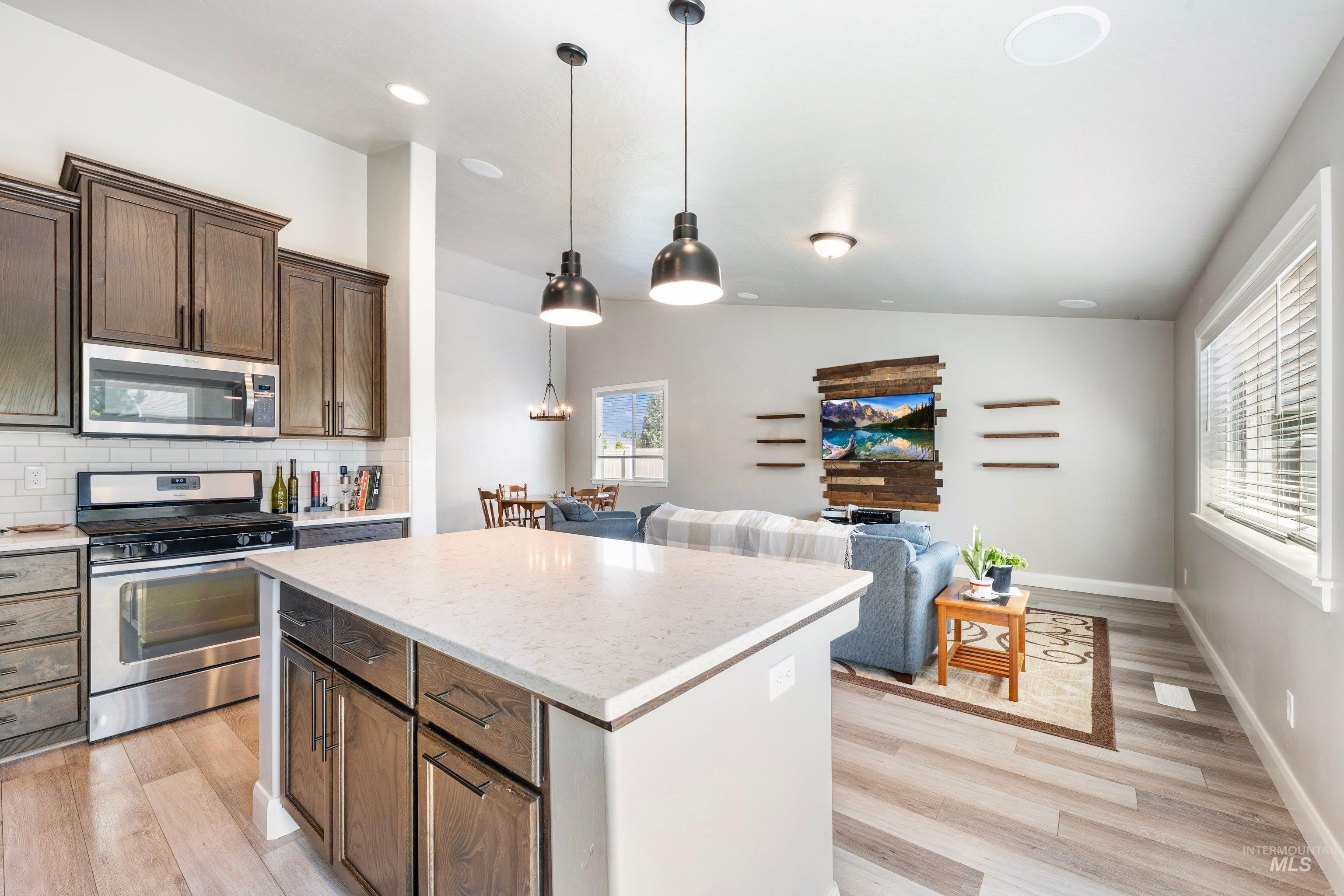 5493 W Los Flores St, Meridian, Idaho 83646, 4 Bedrooms, 2 Bathrooms, Residential For Sale, Price $479,900,MLS 98984380