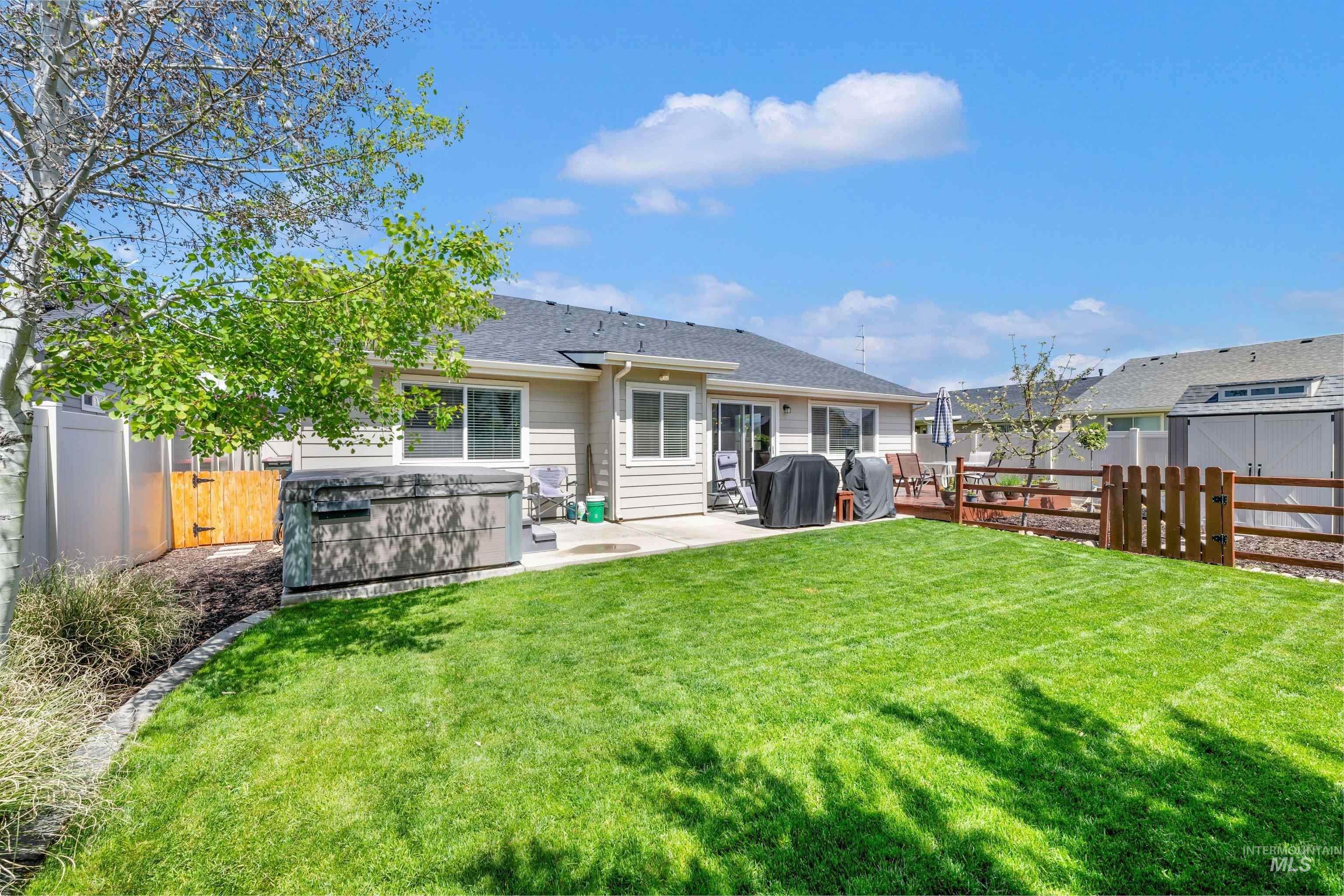 5493 W Los Flores St, Meridian, Idaho 83646, 4 Bedrooms, 2 Bathrooms, Residential For Sale, Price $479,900,MLS 98984380