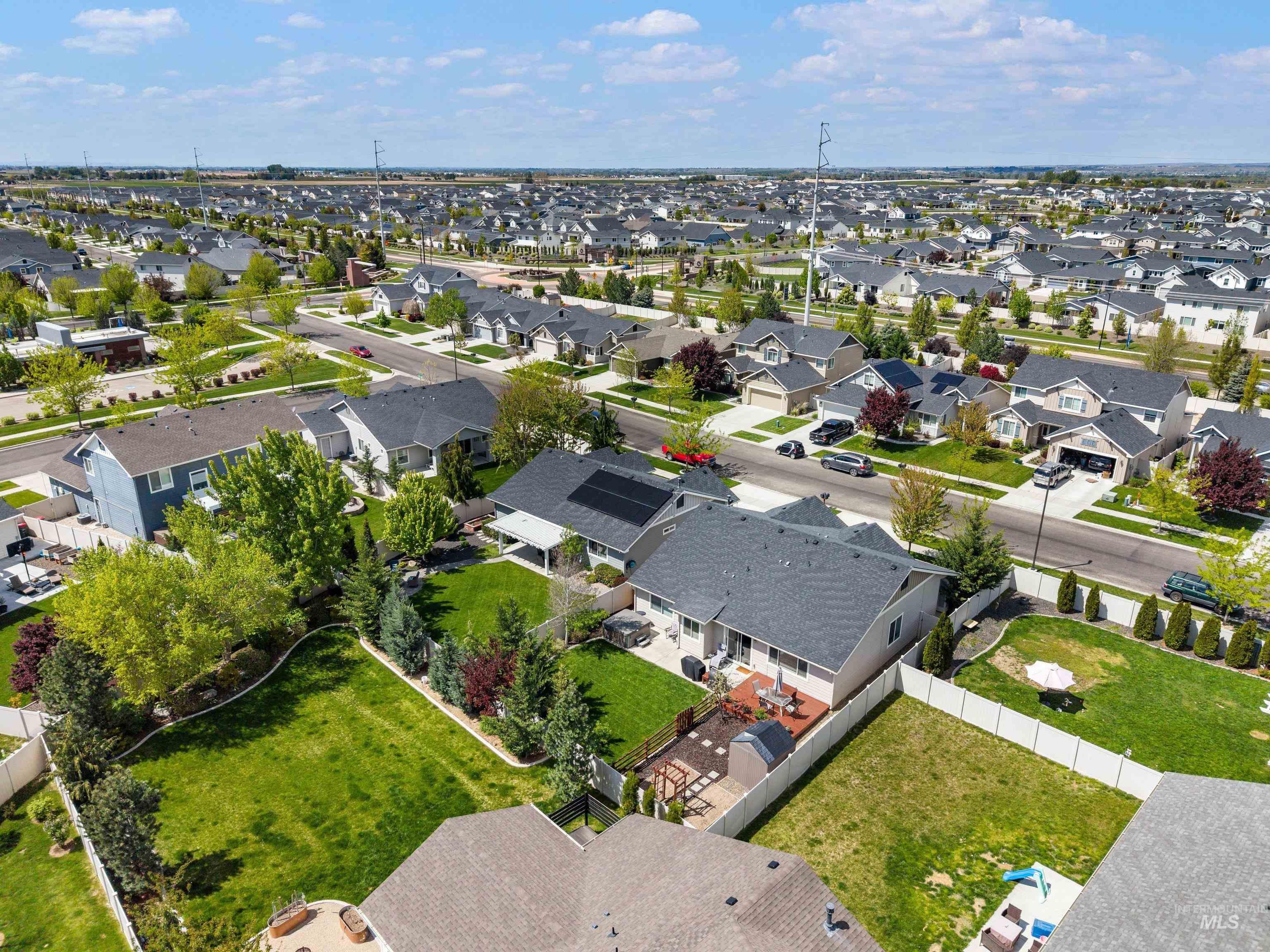 5493 W Los Flores St, Meridian, Idaho 83646, 4 Bedrooms, 2 Bathrooms, Residential For Sale, Price $479,900,MLS 98984380