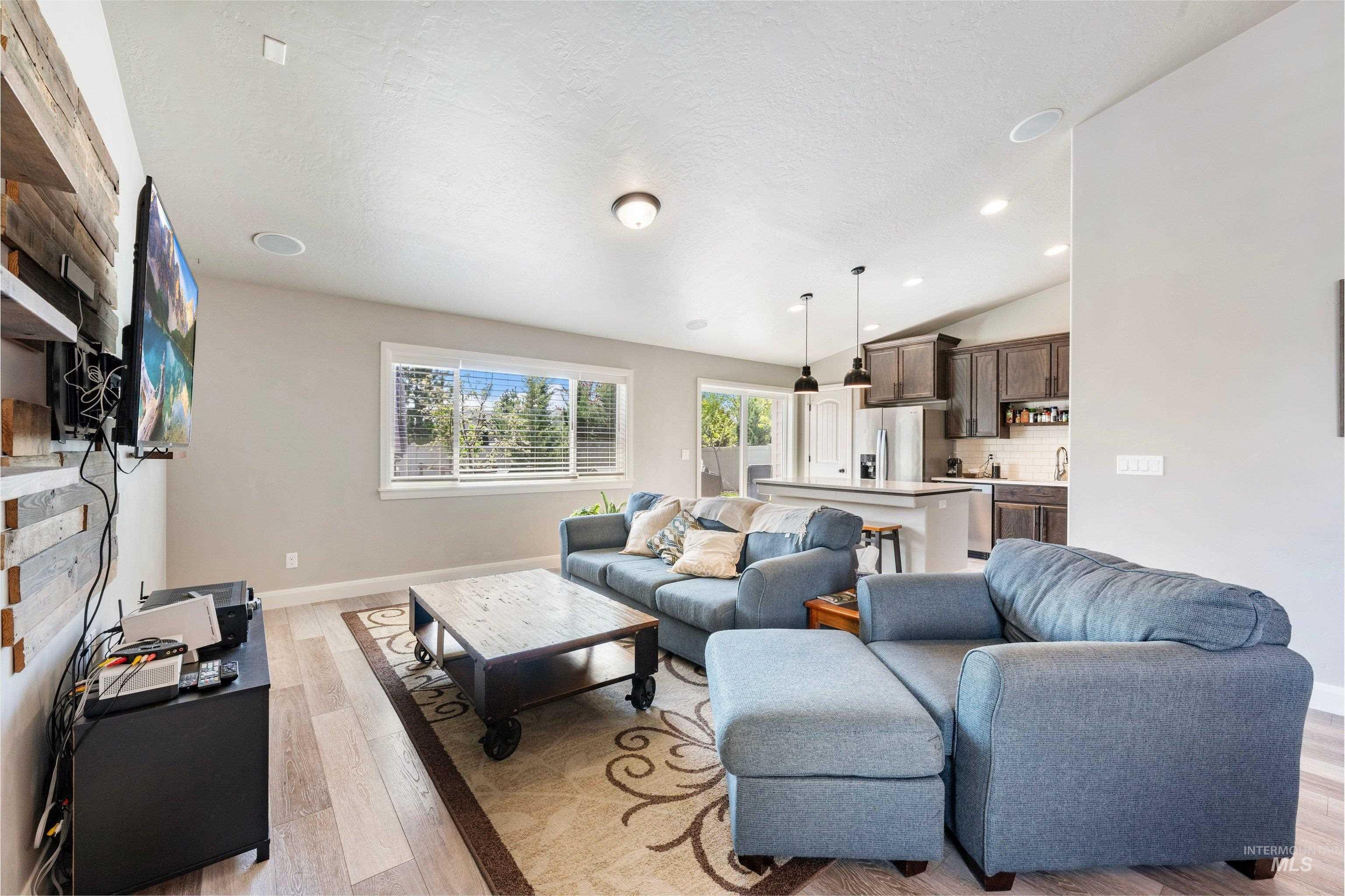 5493 W Los Flores St, Meridian, Idaho 83646, 4 Bedrooms, 2 Bathrooms, Residential For Sale, Price $479,900,MLS 98984380