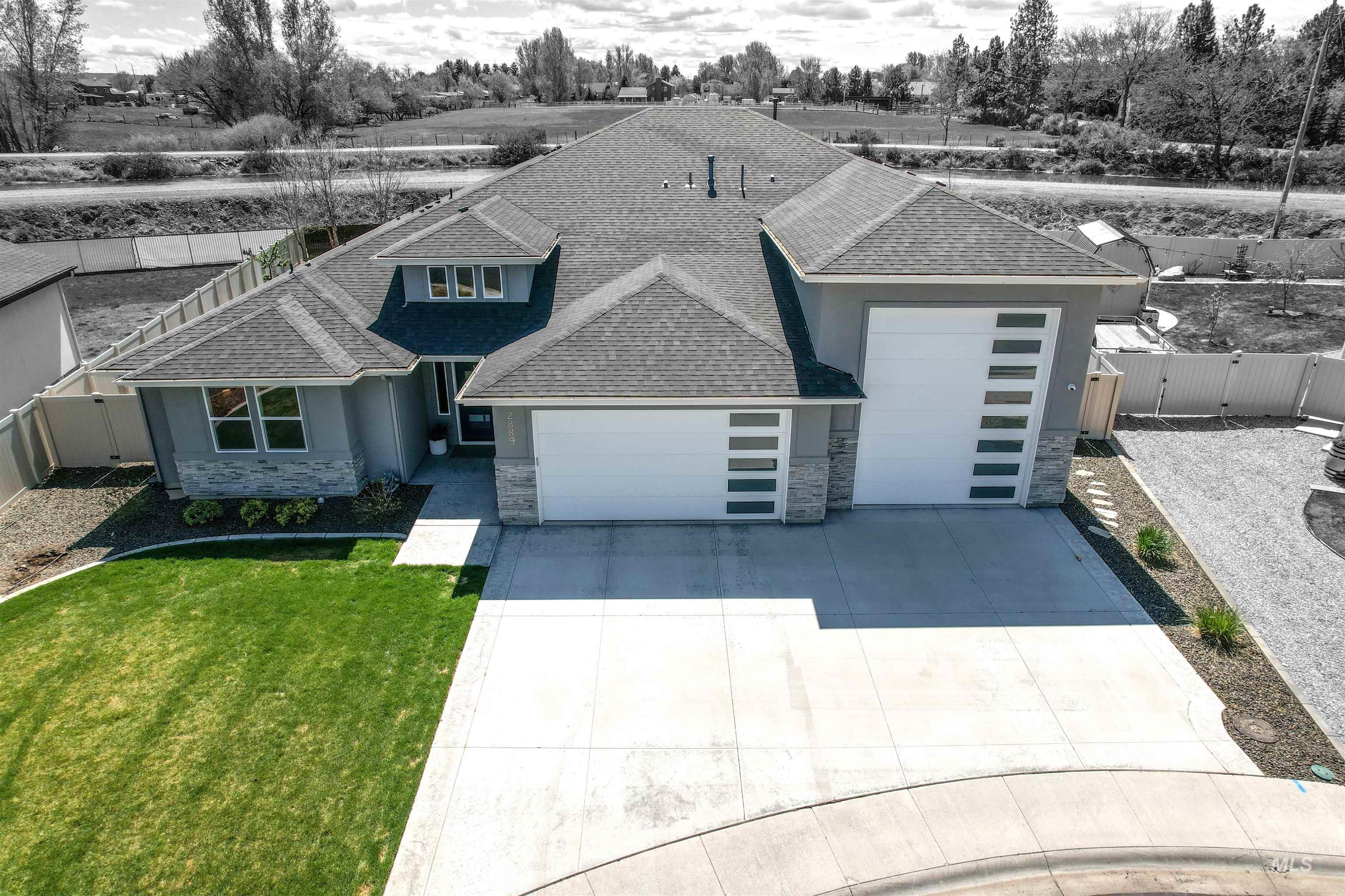 2889 E Columbus River Court, Nampa, Idaho 83686, 3 Bedrooms, 3.5 Bathrooms, Residential For Sale, Price $799,900, 98984382