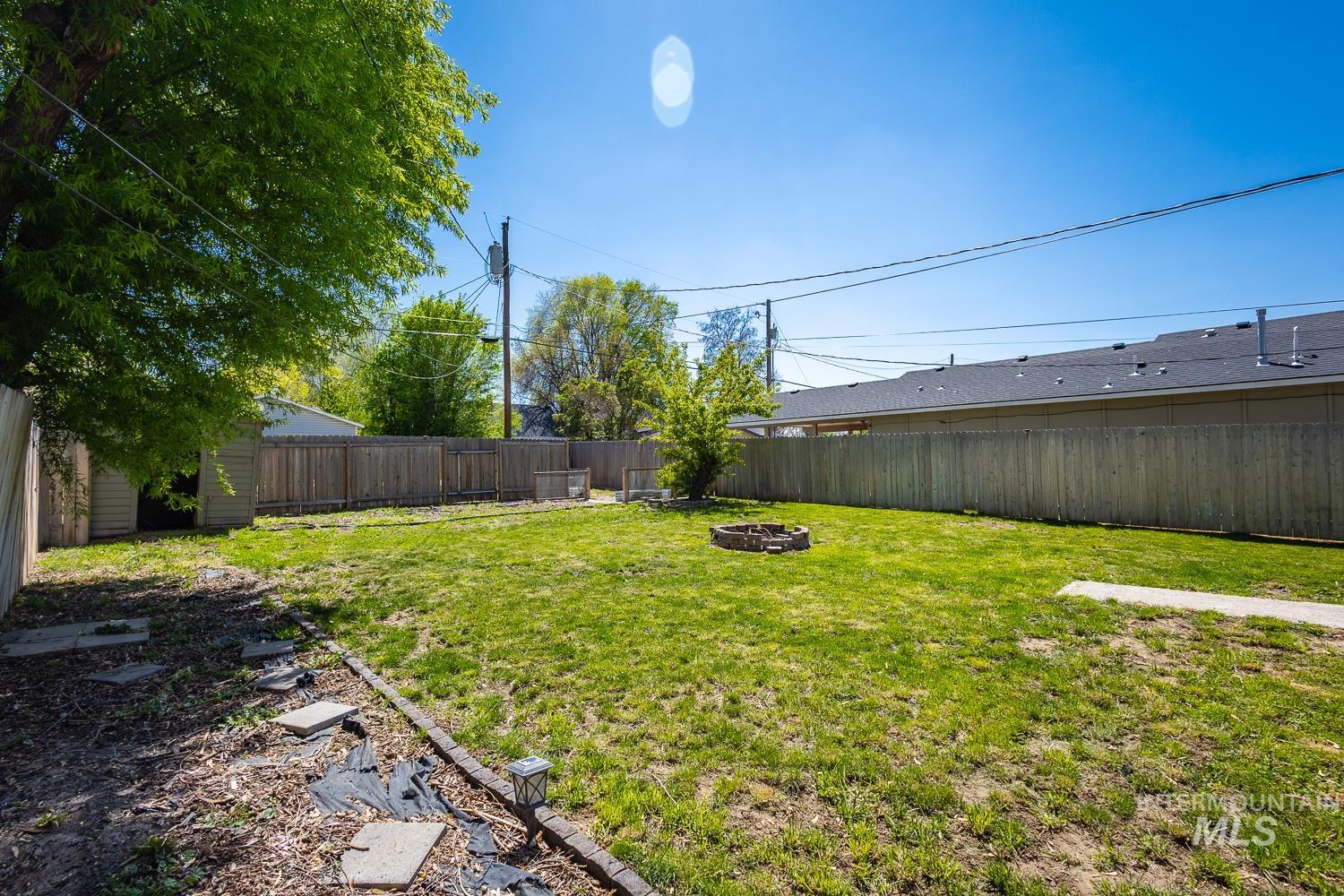 412 N 17Th Ave, Nampa, Idaho 83687, 2 Bedrooms, 2 Bathrooms, Residential For Sale, Price $340,000, 98984383