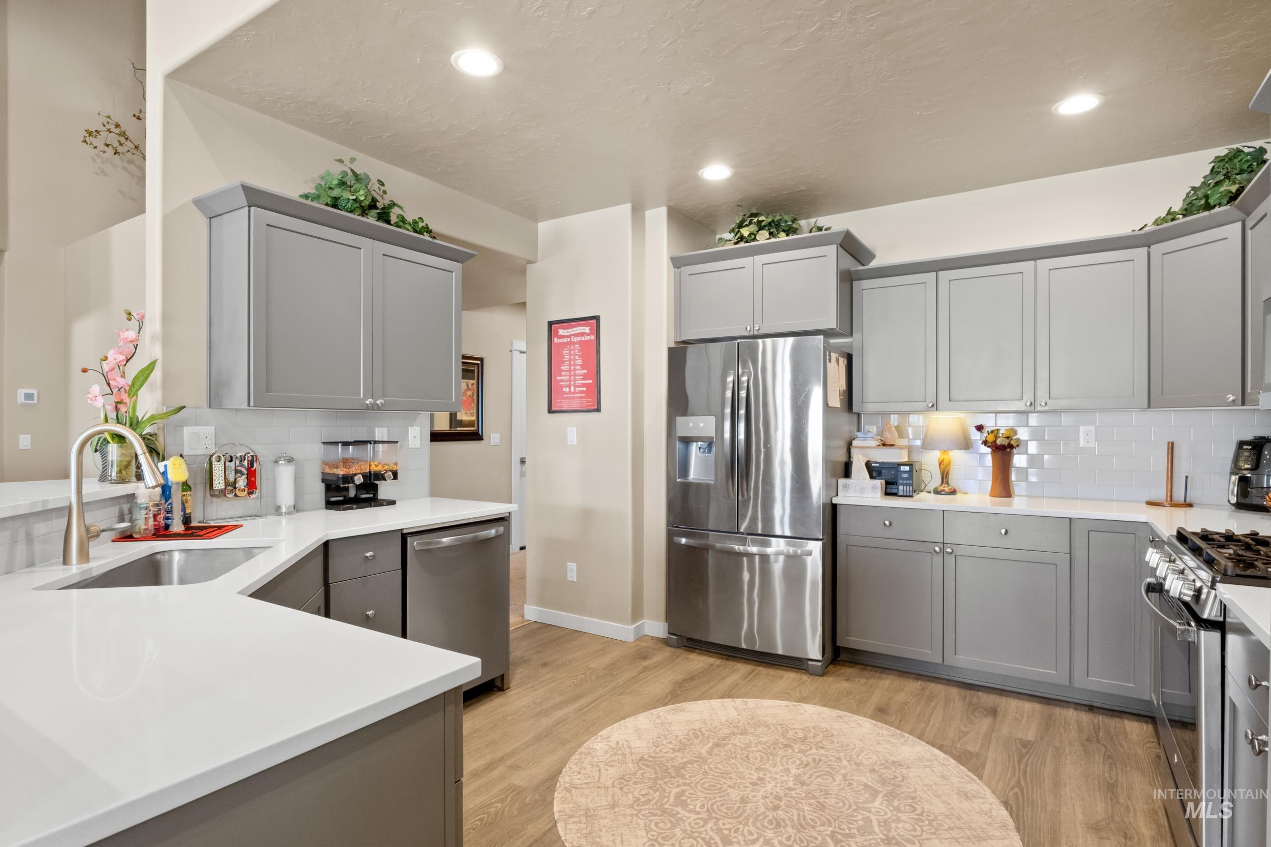 6072 W Quintale Dr, Meridian, Idaho 83646, 4 Bedrooms, 2.5 Bathrooms, Residential For Sale, Price $599,000,MLS 98984384