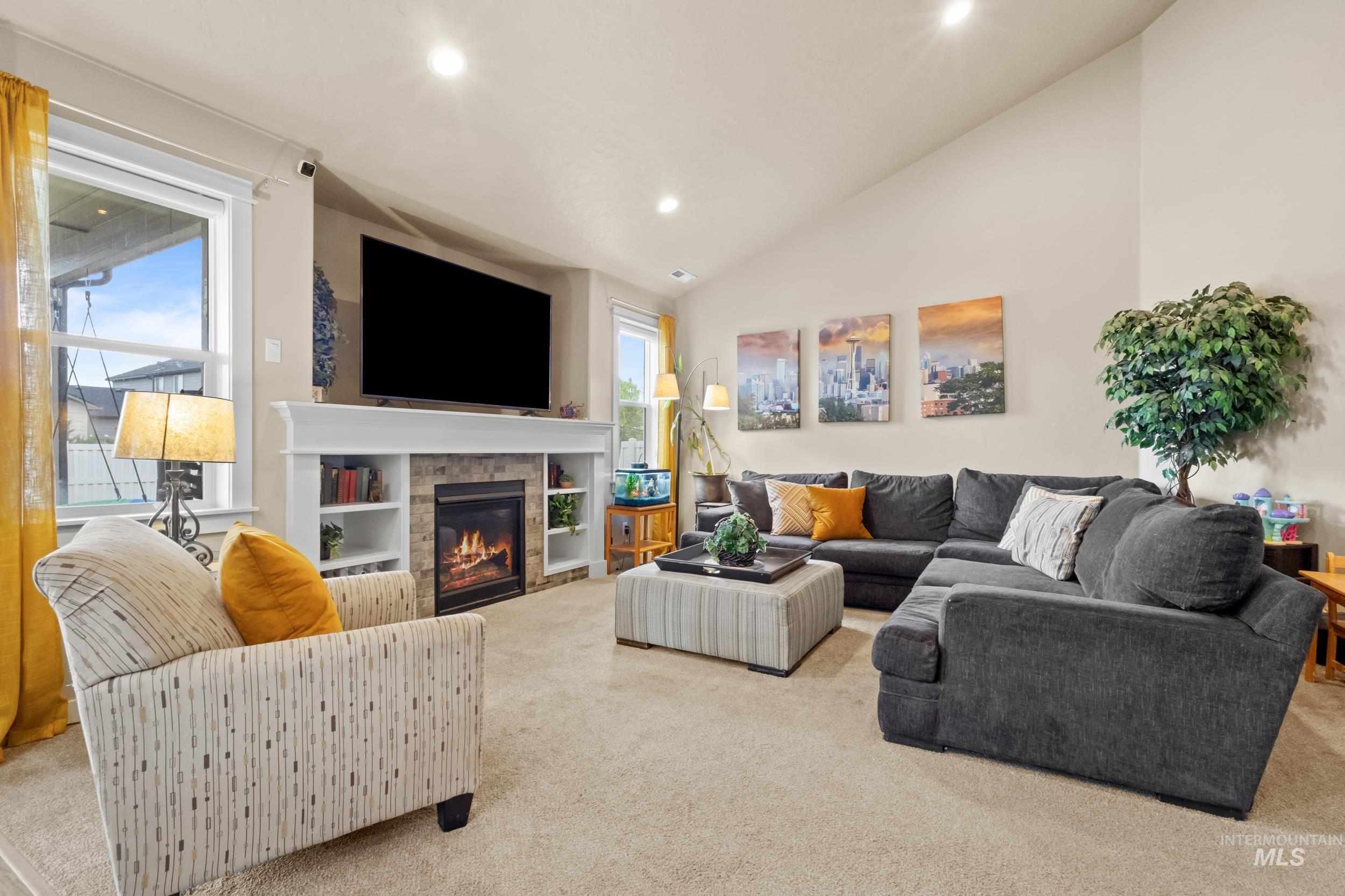 6072 W Quintale Dr, Meridian, Idaho 83646, 4 Bedrooms, 2.5 Bathrooms, Residential For Sale, Price $599,000,MLS 98984384