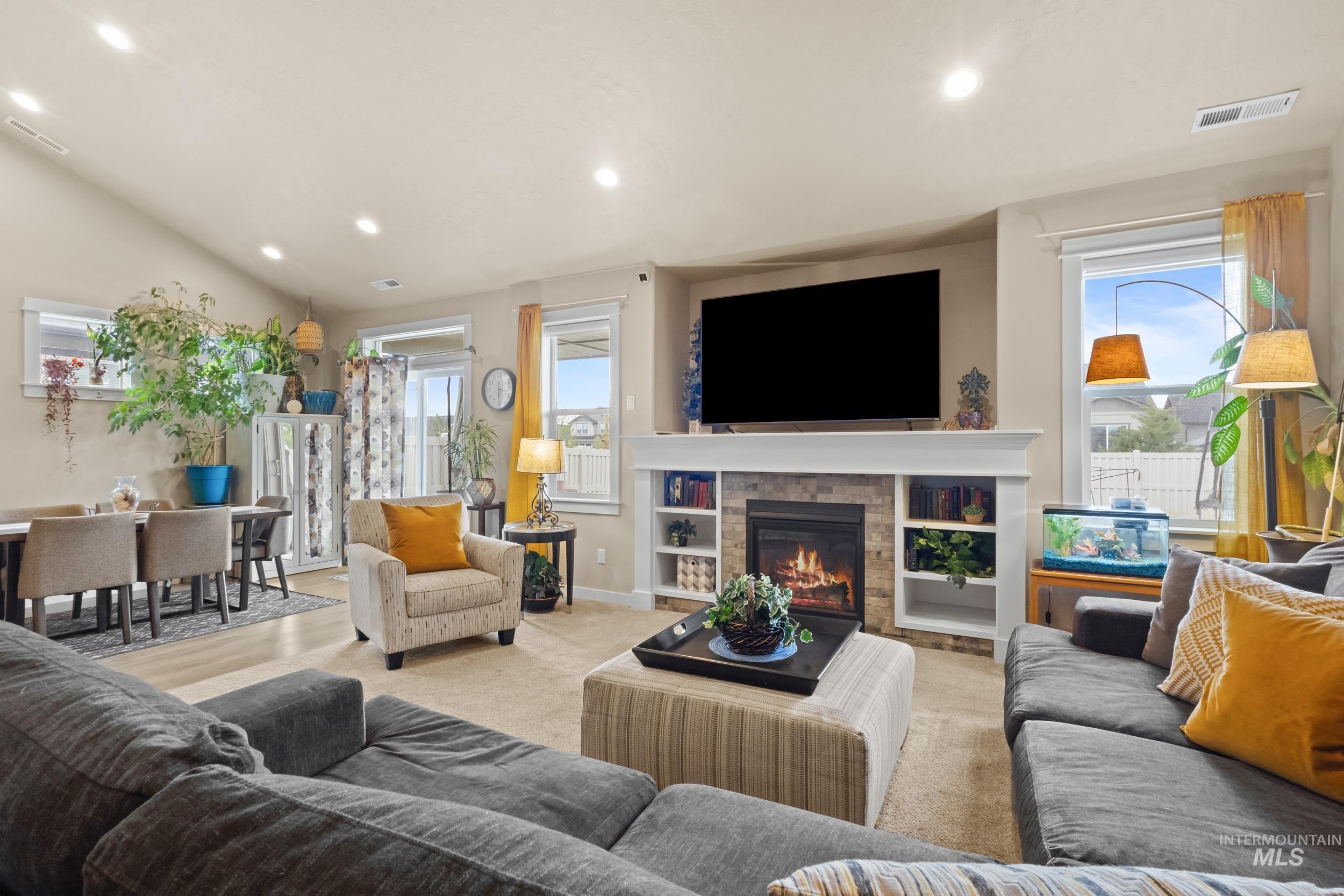 6072 W Quintale Dr, Meridian, Idaho 83646, 4 Bedrooms, 2.5 Bathrooms, Residential For Sale, Price $599,000,MLS 98984384