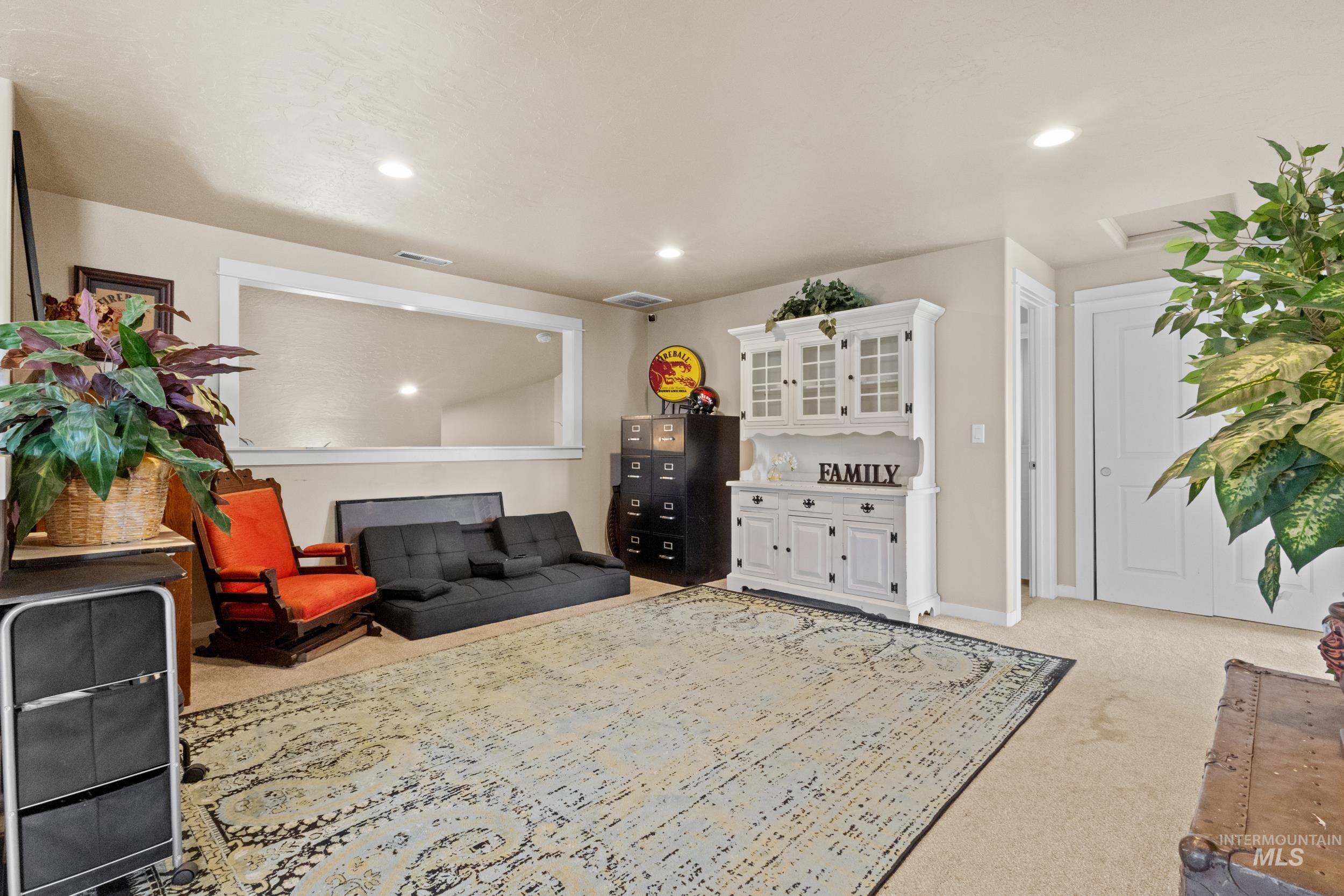 6072 W Quintale Dr, Meridian, Idaho 83646, 4 Bedrooms, 2.5 Bathrooms, Residential For Sale, Price $599,000,MLS 98984384