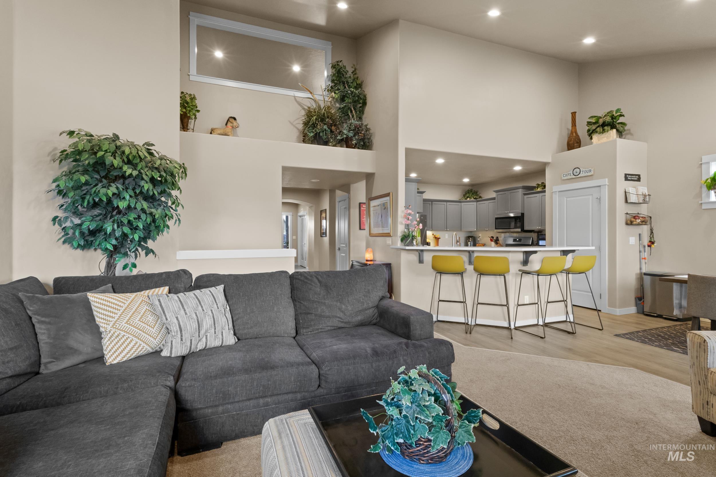 6072 W Quintale Dr, Meridian, Idaho 83646, 4 Bedrooms, 2.5 Bathrooms, Residential For Sale, Price $599,000,MLS 98984384