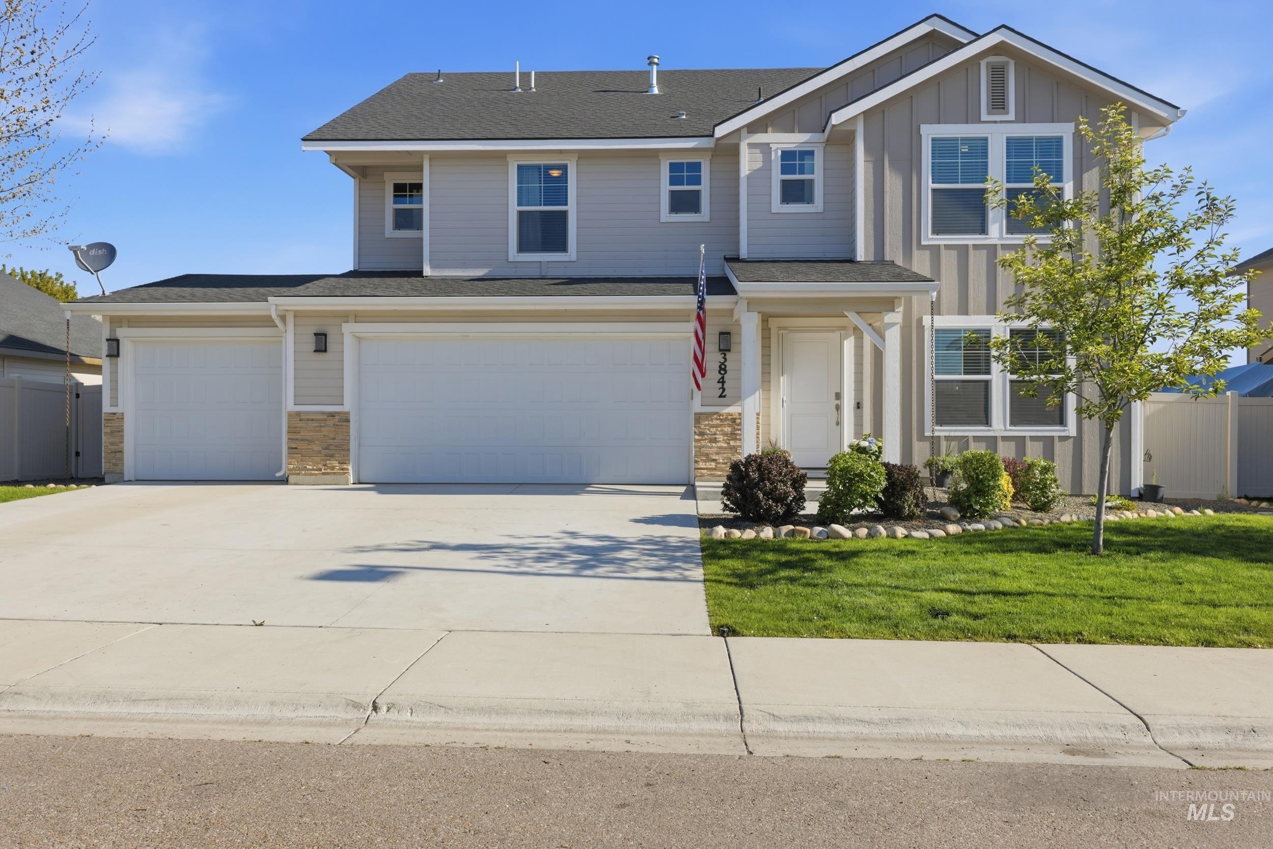 3842 E Holly Ridge Dr, Nampa, Idaho 83686, 5 Bedrooms, 4 Bathrooms, Residential For Sale, Price $589,999,MLS 98984385