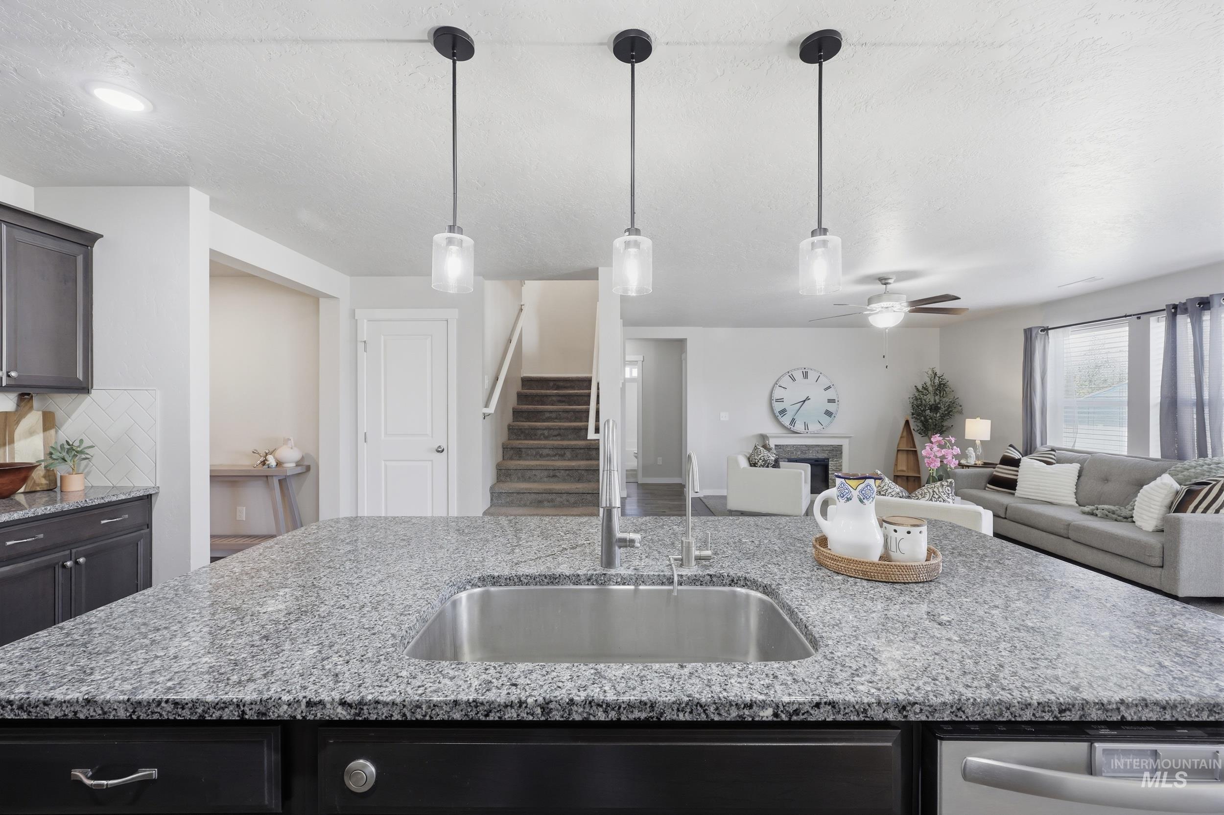 3842 E Holly Ridge Dr, Nampa, Idaho 83686, 5 Bedrooms, 4 Bathrooms, Residential For Sale, Price $589,999,MLS 98984385