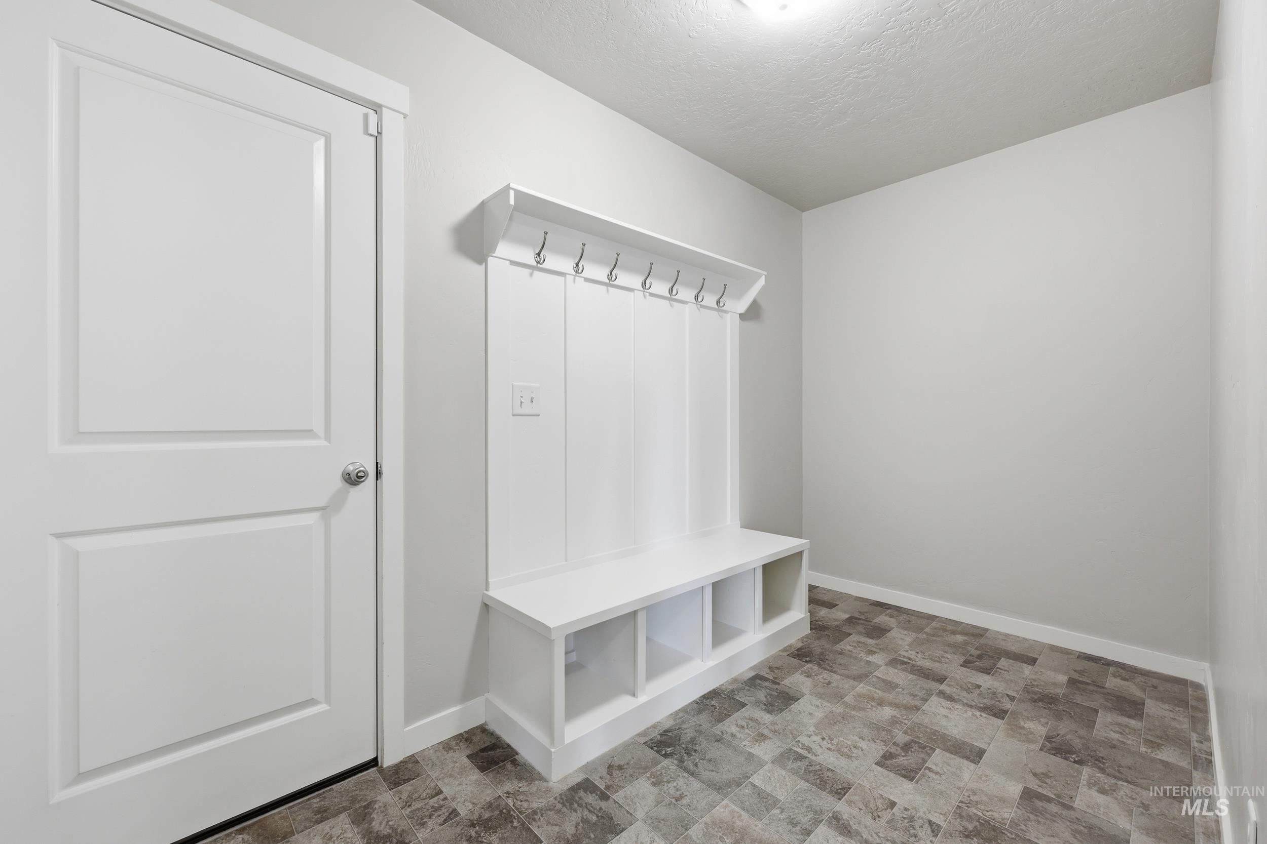 3842 E Holly Ridge Dr, Nampa, Idaho 83686, 5 Bedrooms, 4 Bathrooms, Residential For Sale, Price $589,999,MLS 98984385