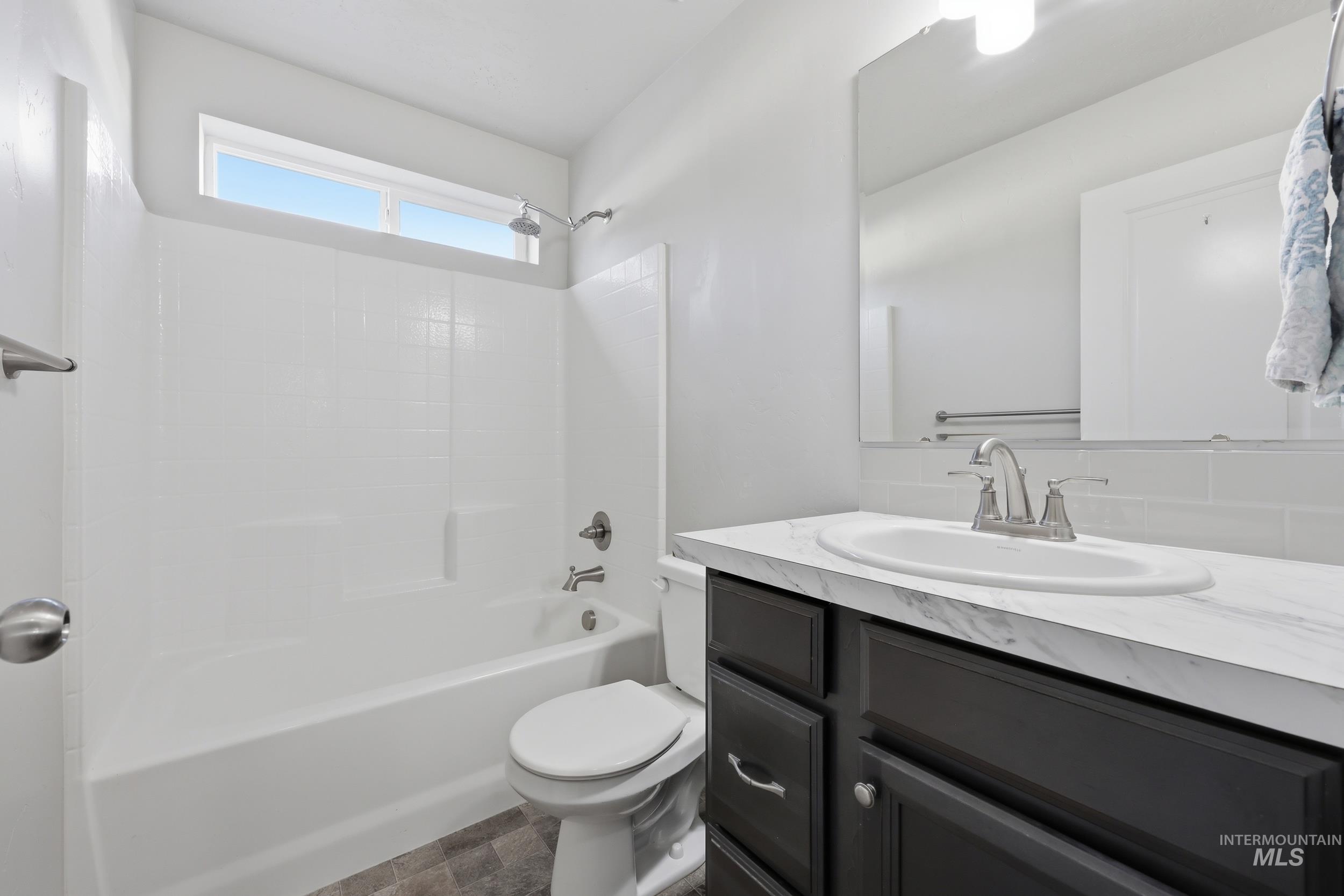 3842 E Holly Ridge Dr, Nampa, Idaho 83686, 5 Bedrooms, 4 Bathrooms, Residential For Sale, Price $589,999,MLS 98984385
