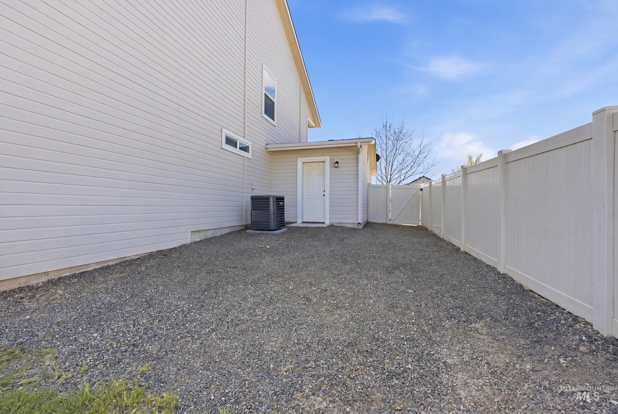 3842 E Holly Ridge Dr, Nampa, Idaho 83686, 5 Bedrooms, 4 Bathrooms, Residential For Sale, Price $589,999,MLS 98984385