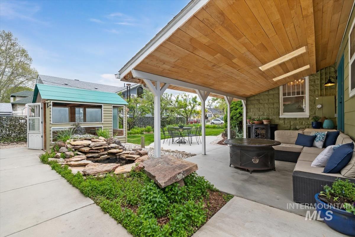 604 E 1st Street, Emmett, Idaho 83617, 4 Bedrooms, 2 Bathrooms, Residential For Sale, Price $660,000,MLS 98984388