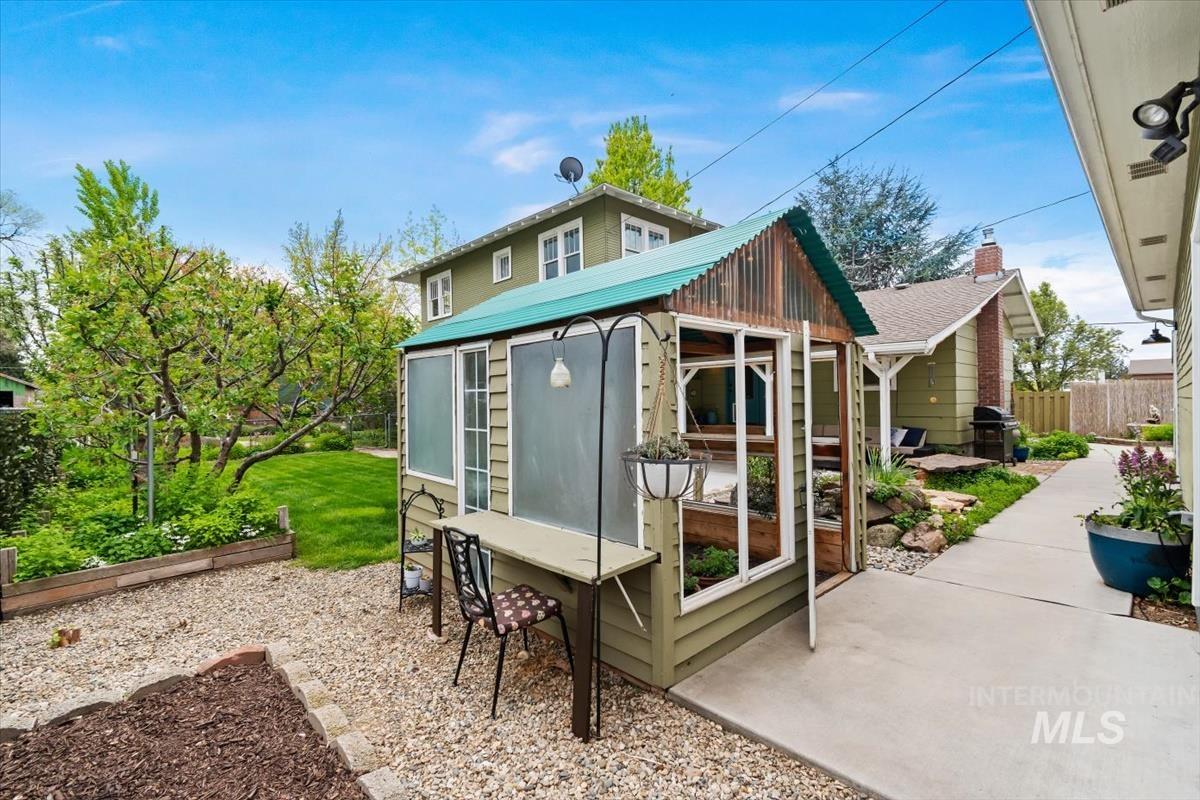 604 E 1st Street, Emmett, Idaho 83617, 4 Bedrooms, 2 Bathrooms, Residential For Sale, Price $660,000,MLS 98984388
