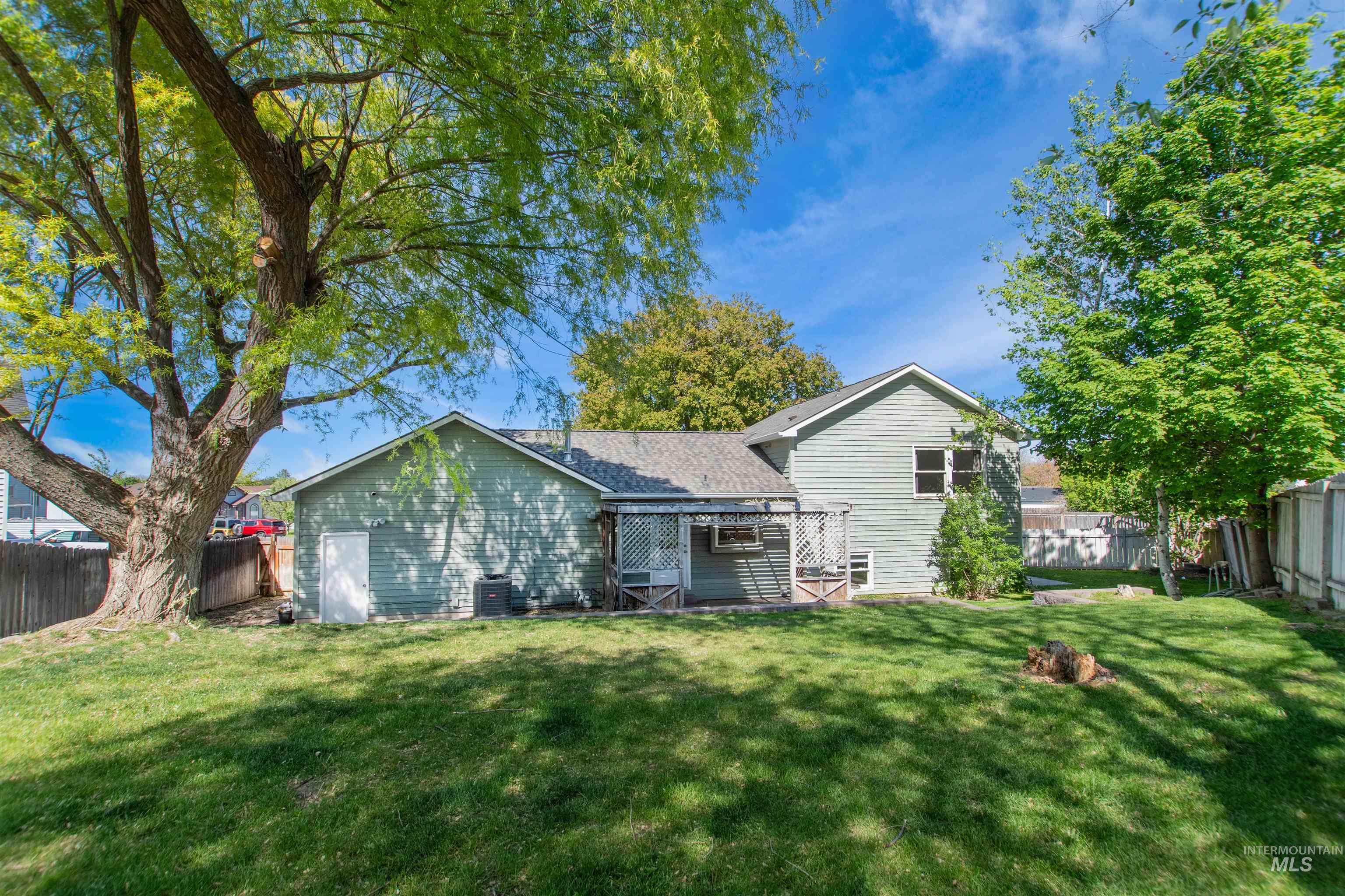 521 Massachusetts CT, Nampa, Idaho 83686, 4 Bedrooms, 2 Bathrooms, Residential For Sale, Price $360,000,MLS 98984391