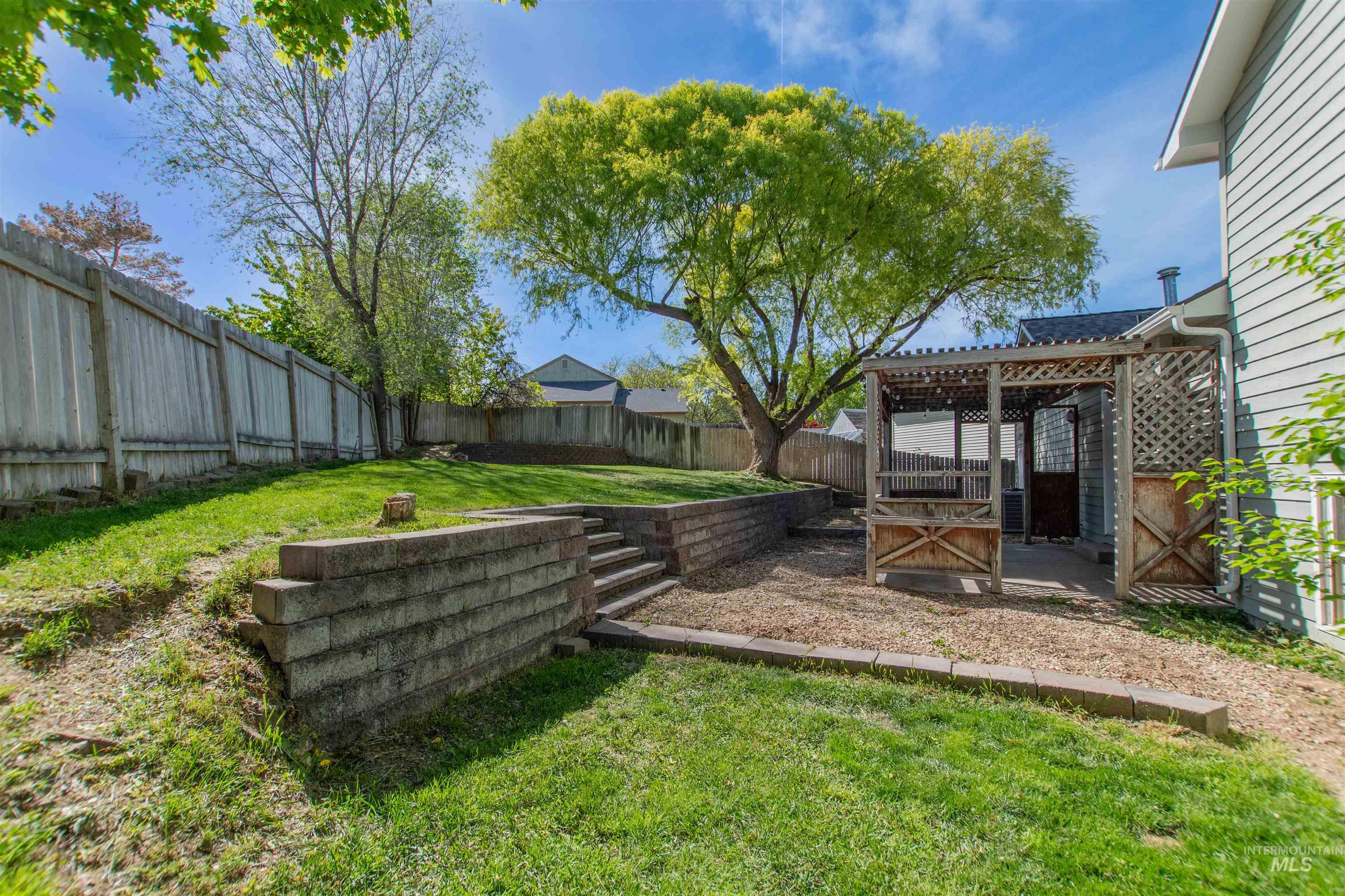 521 Massachusetts CT, Nampa, Idaho 83686, 4 Bedrooms, 2 Bathrooms, Residential For Sale, Price $360,000,MLS 98984391