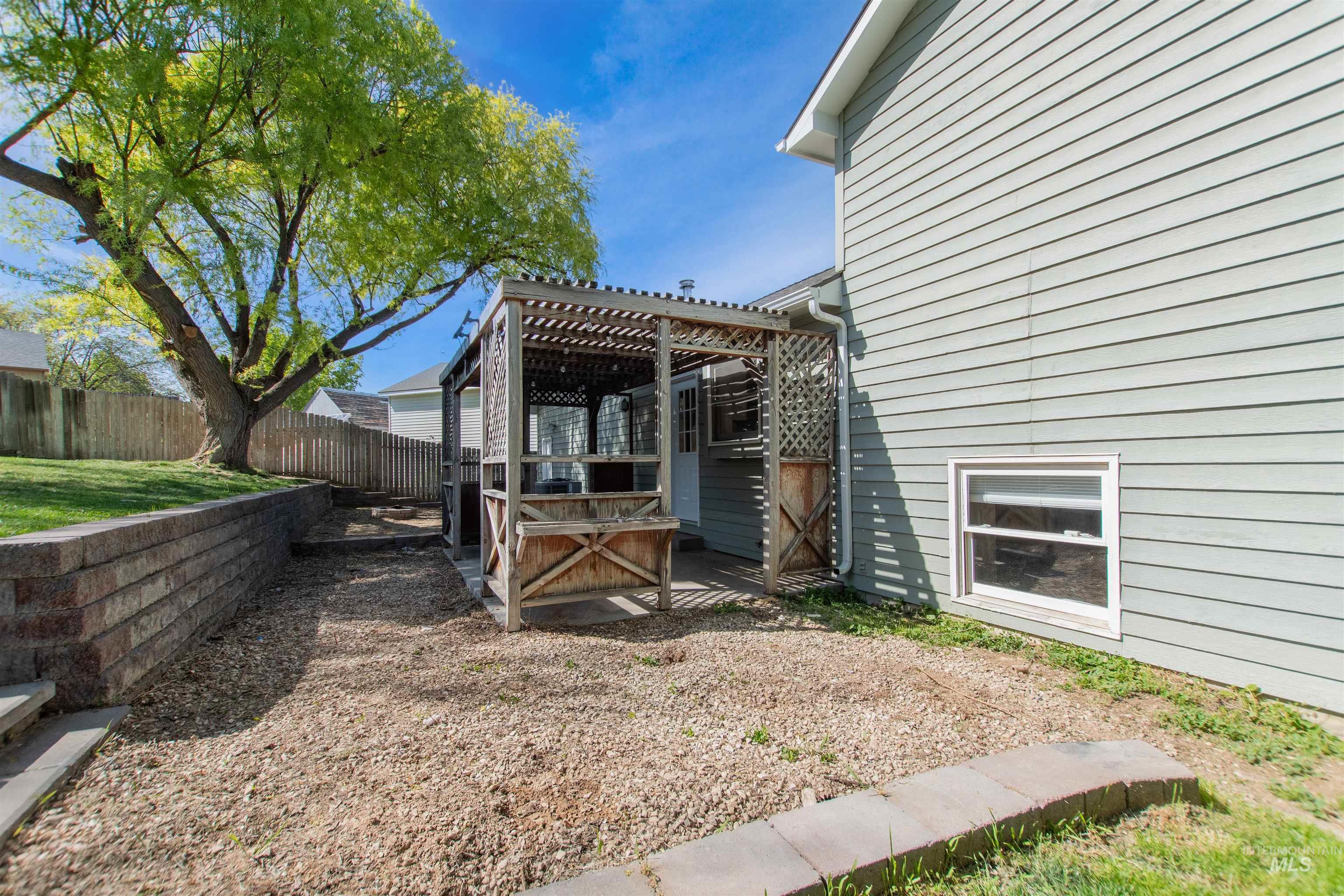 521 Massachusetts CT, Nampa, Idaho 83686, 4 Bedrooms, 2 Bathrooms, Residential For Sale, Price $360,000,MLS 98984391