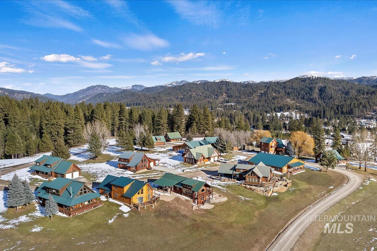 7 Terrace Drive, Garden Valley, Idaho 83622-0000, 3 Bedrooms, 3 Bathrooms, Residential For Sale, Price $590,000,MLS 98984393