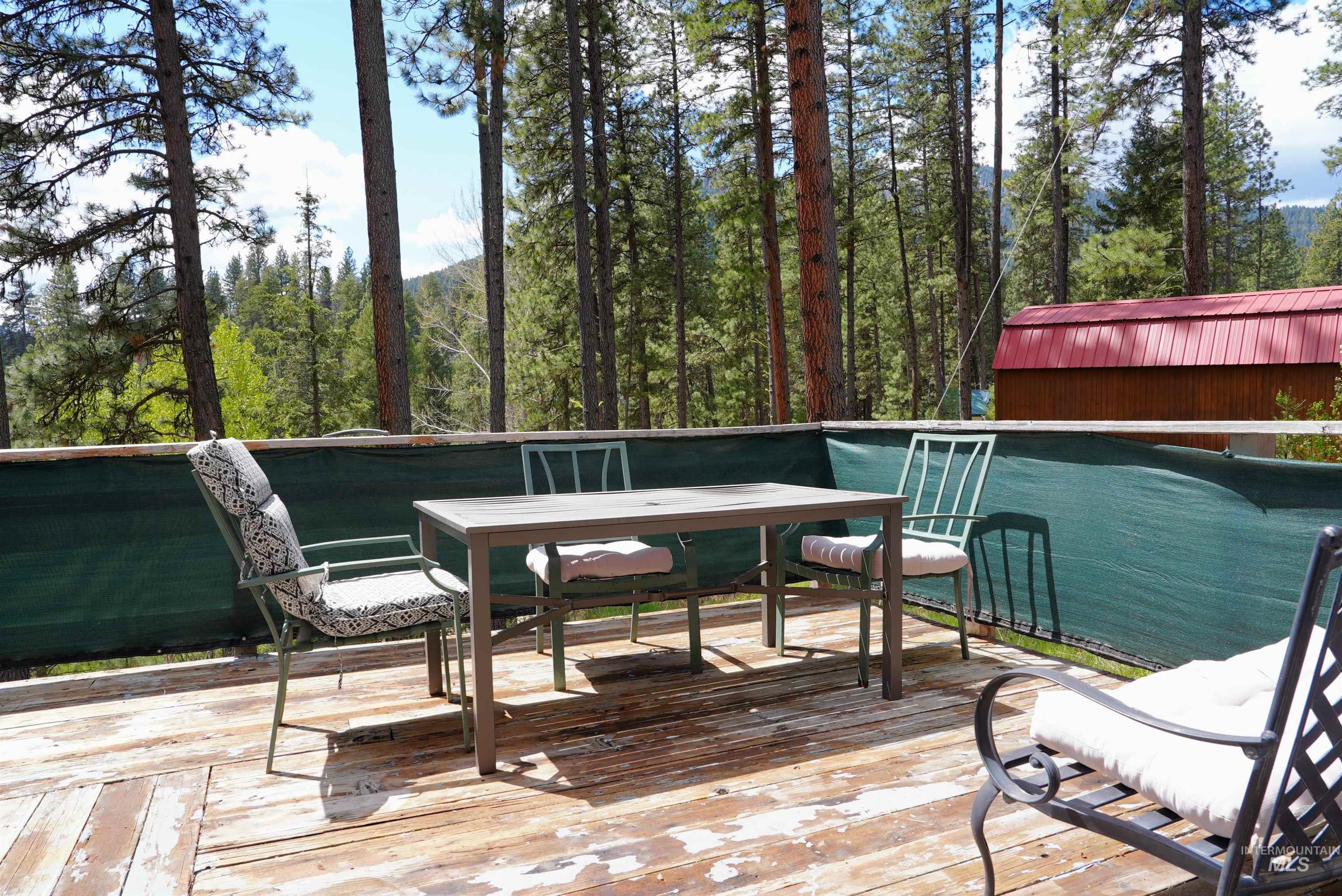 229 Holiday Dr., Garden Valley, Idaho 83622, 2 Bedrooms, 1 Bathroom, Residential For Sale, Price $199,000,MLS 98984401