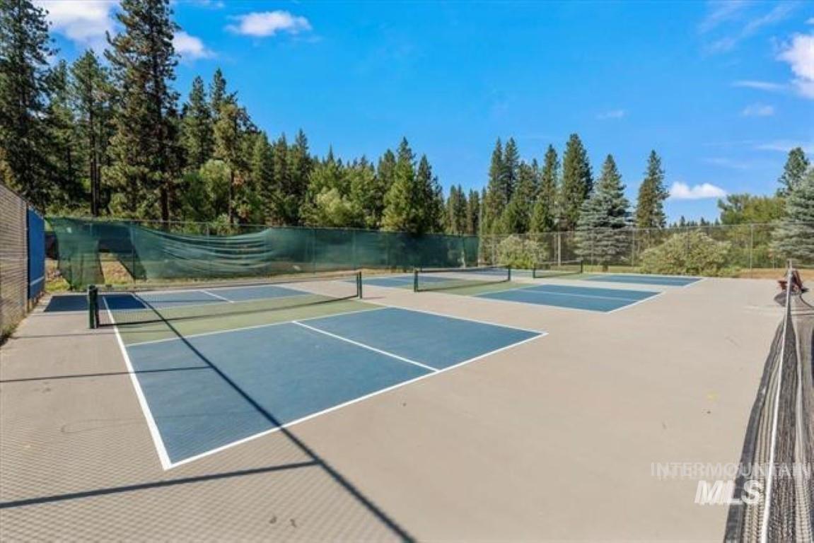 229 Holiday Dr., Garden Valley, Idaho 83622, 2 Bedrooms, 1 Bathroom, Residential For Sale, Price $199,000,MLS 98984401