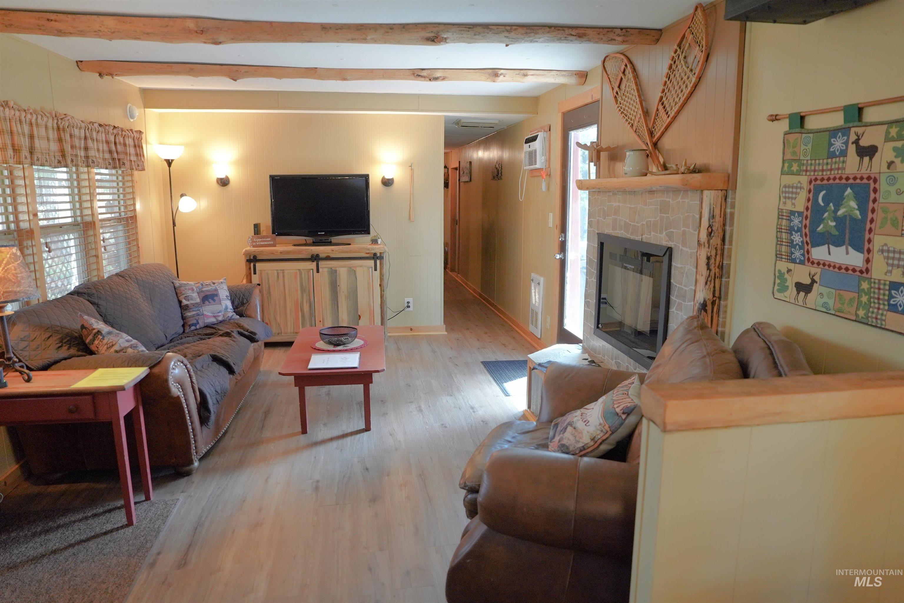 229 Holiday Dr., Garden Valley, Idaho 83622, 2 Bedrooms, 1 Bathroom, Residential For Sale, Price $199,000,MLS 98984401