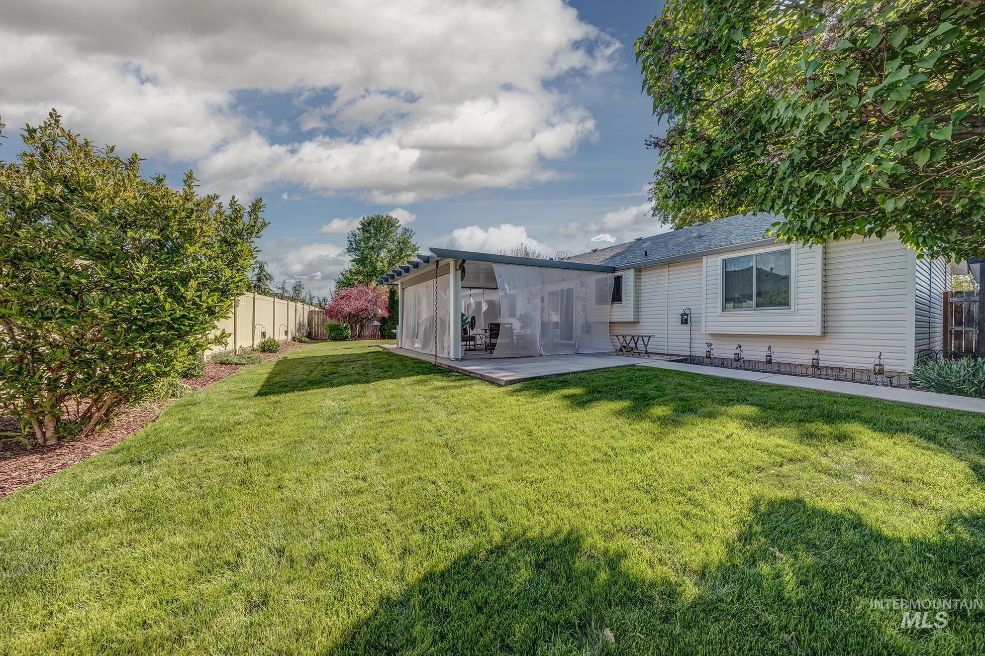 242 N Moraine Ave, Eagle, Idaho 83616, 3 Bedrooms, 2 Bathrooms, Residential For Sale, Price $529,000, 98984405