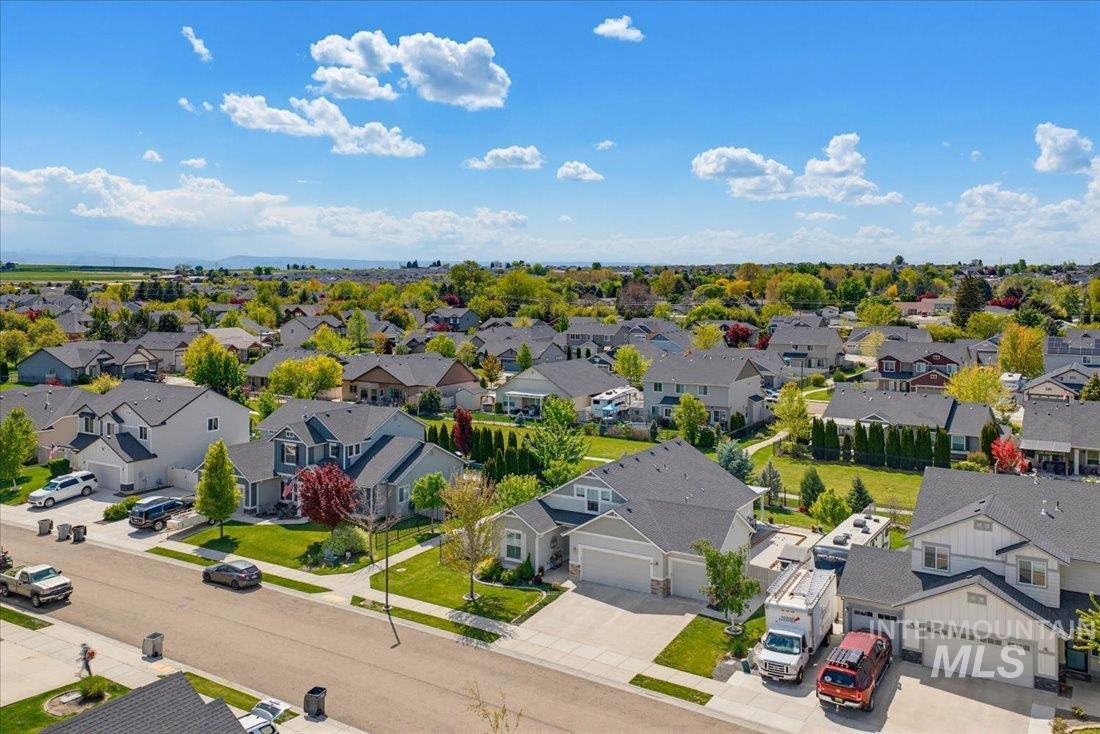 15653 Bridgeton Ave, Caldwell, Idaho 83607, 3 Bedrooms, 2 Bathrooms, Residential For Sale, Price $459,000, 98984407