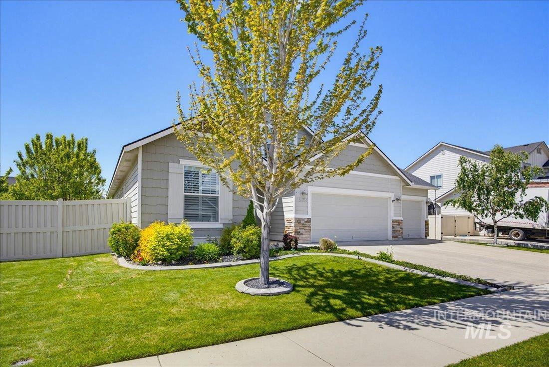 15653 Bridgeton Ave, Caldwell, Idaho 83607, 3 Bedrooms, 2 Bathrooms, Residential For Sale, Price $459,000, 98984407