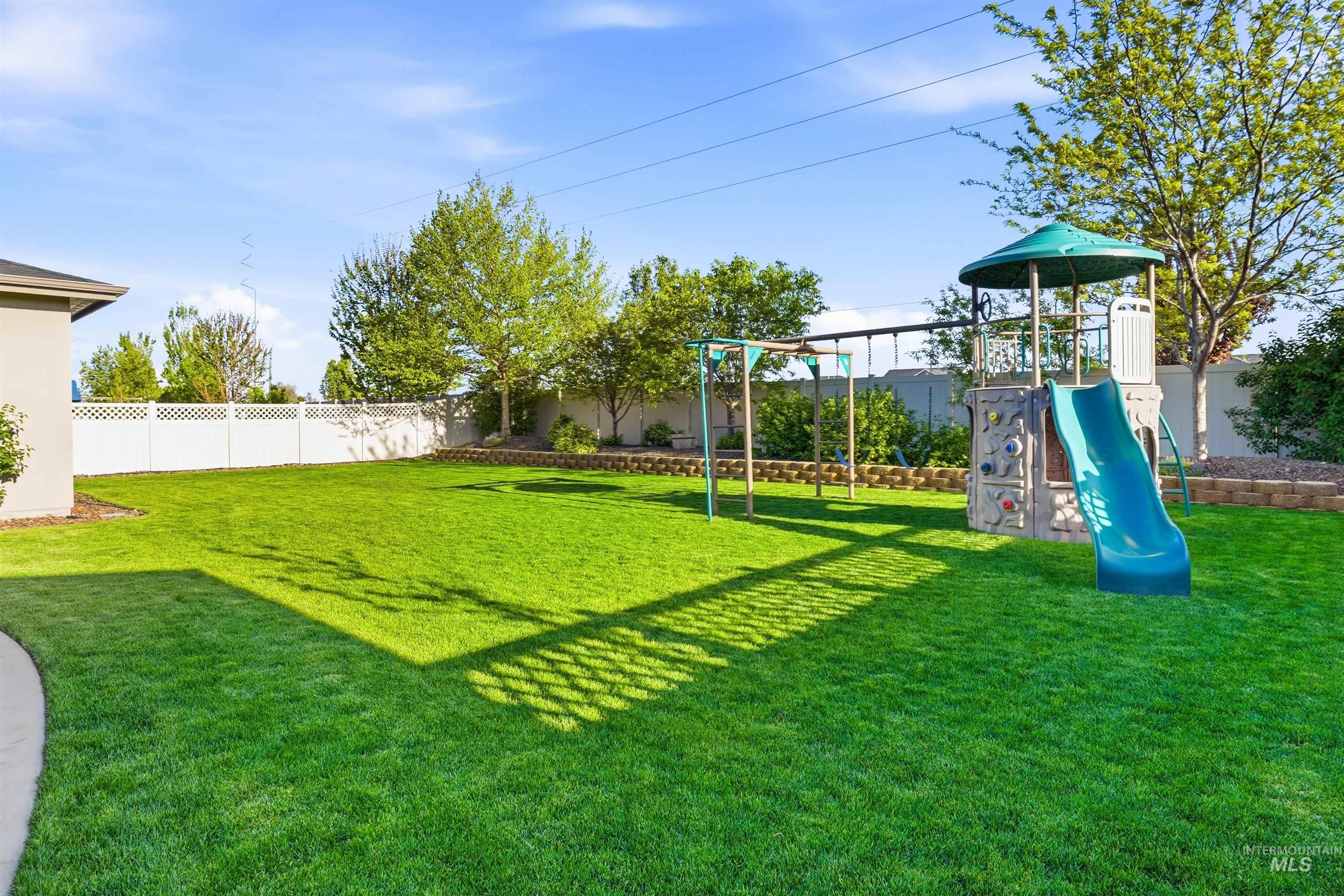 3915 W Riva Capri St, Meridian, Idaho 83646, 5 Bedrooms, 3.5 Bathrooms, Residential For Sale, Price $875,000, 98984408