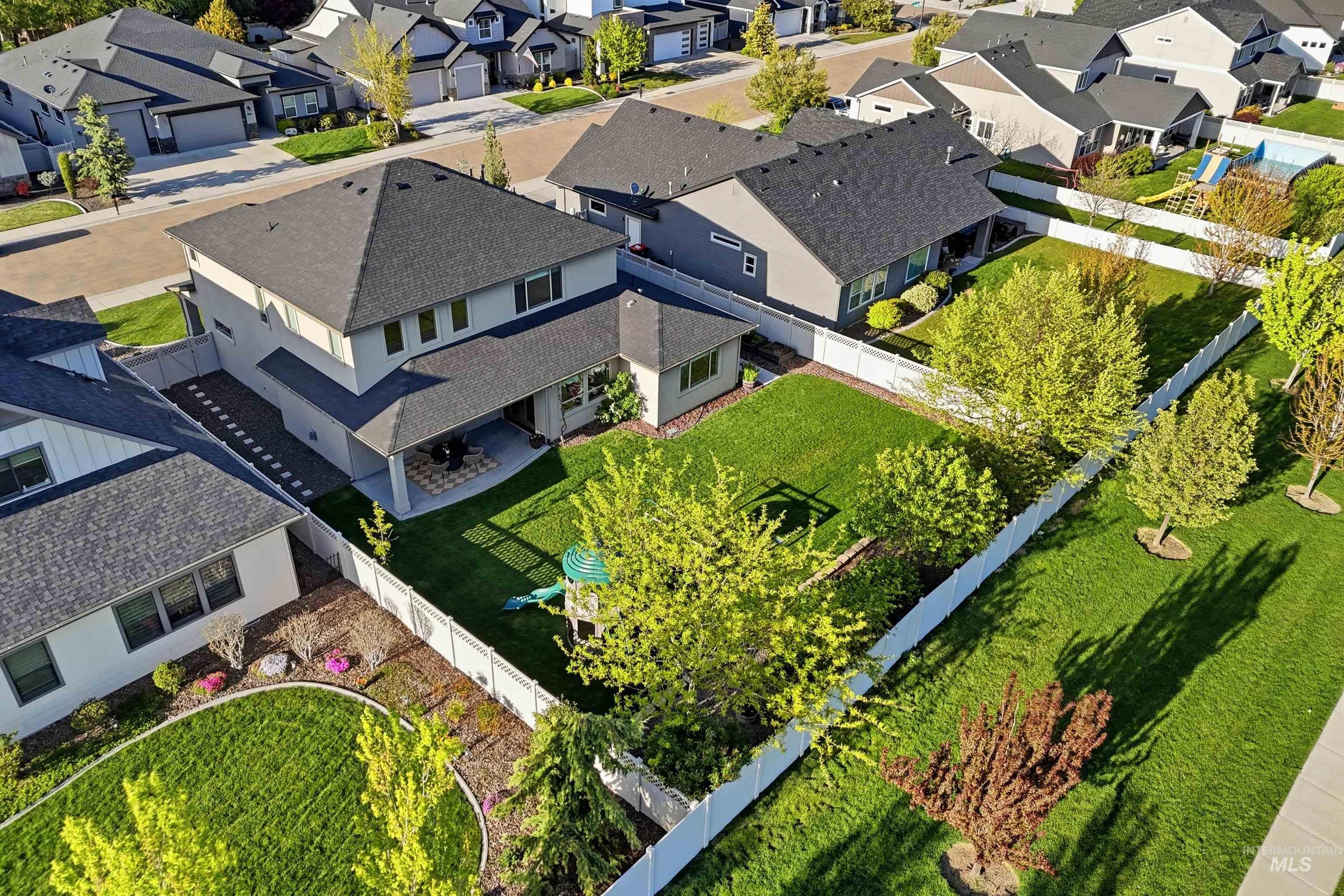 3915 W Riva Capri St, Meridian, Idaho 83646, 5 Bedrooms, 3.5 Bathrooms, Residential For Sale, Price $875,000, 98984408