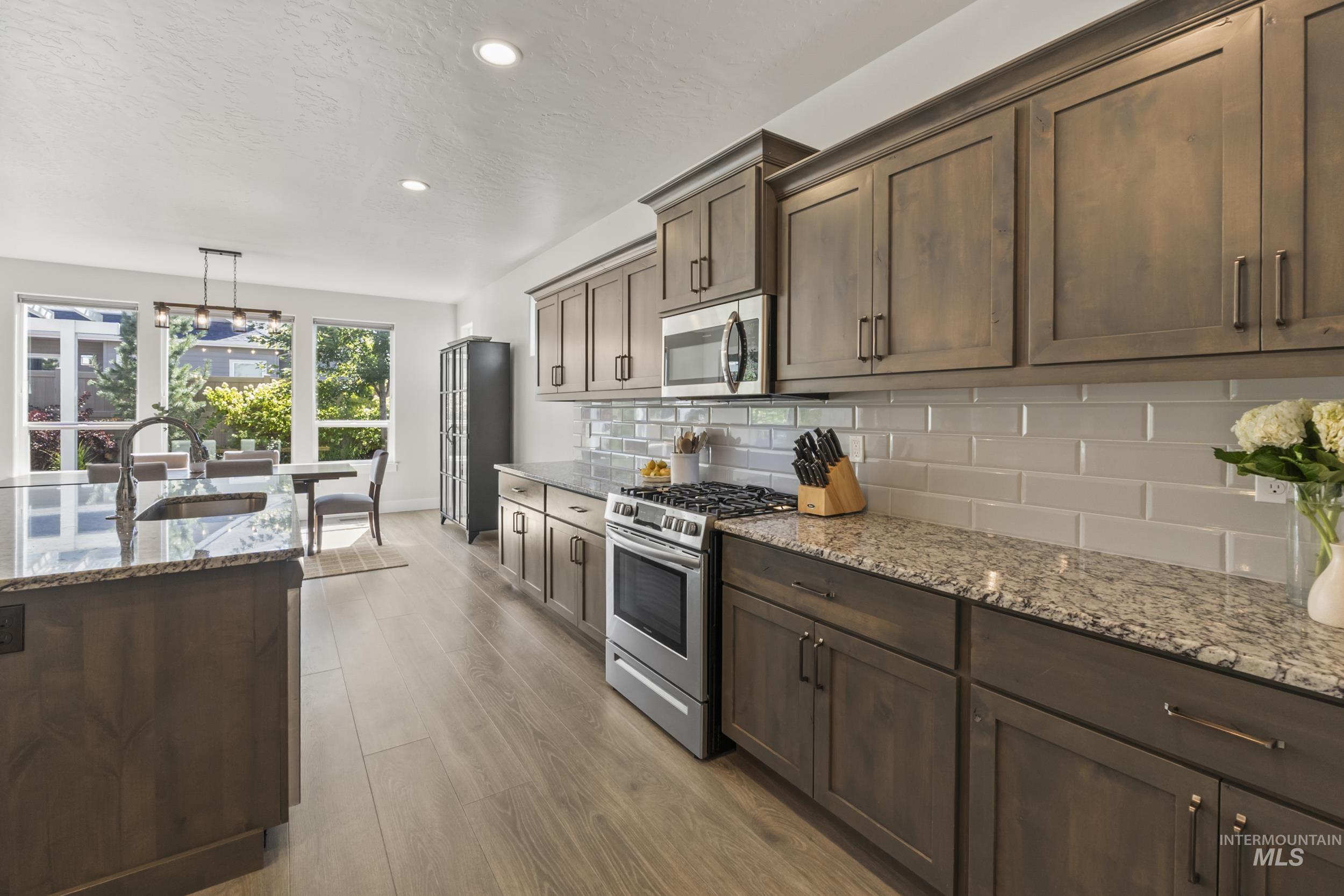 2935 E Renwick Ct., Meridian, Idaho 83642, 3 Bedrooms, 2.5 Bathrooms, Residential For Sale, Price $735,000,MLS 98984410