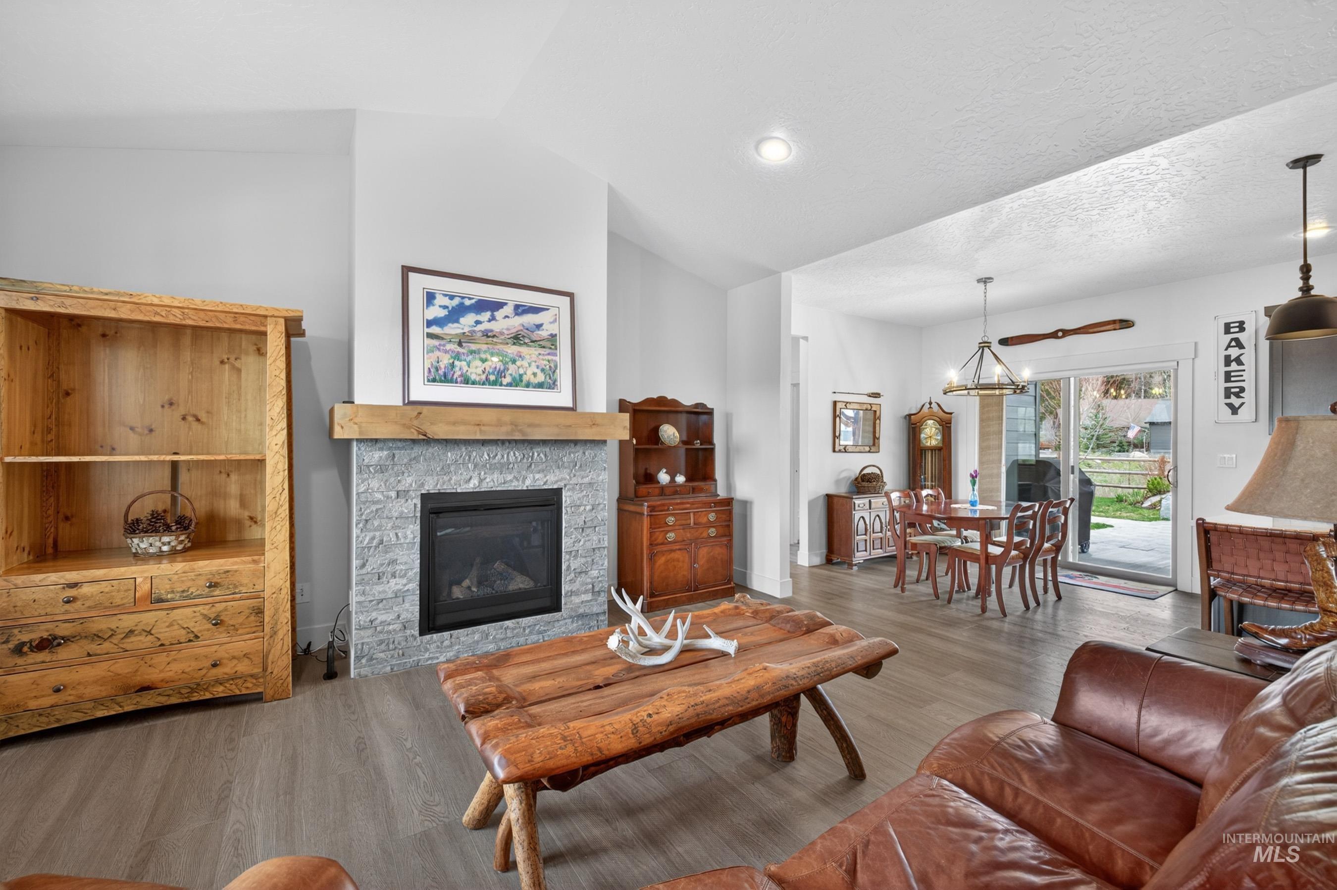 1126 Mo's Way, McCall, Idaho 83638, 3 Bedrooms, 2 Bathrooms, Residential For Sale, Price $879,500,MLS 98984412