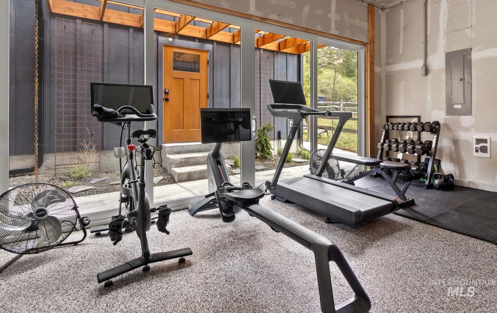 85 Trails End Way, Boise, Idaho 83716, 3 Bedrooms, 3 Bathrooms, Residential For Sale, Price $945,000,MLS 98984414