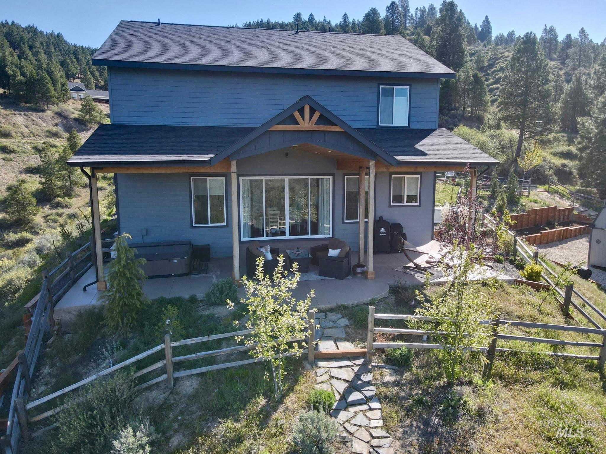 85 Trails End Way, Boise, Idaho 83716, 3 Bedrooms, 3 Bathrooms, Residential For Sale, Price $945,000,MLS 98984414