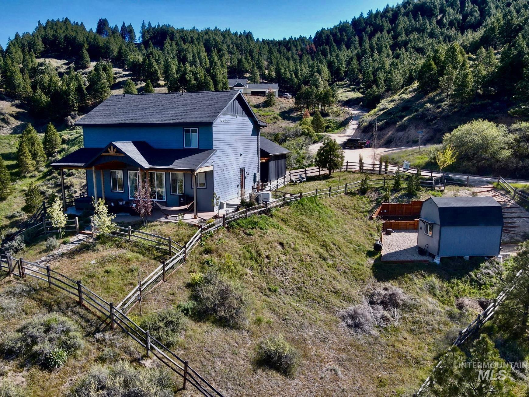 85 Trails End Way, Boise, Idaho 83716, 3 Bedrooms, 3 Bathrooms, Residential For Sale, Price $945,000,MLS 98984414