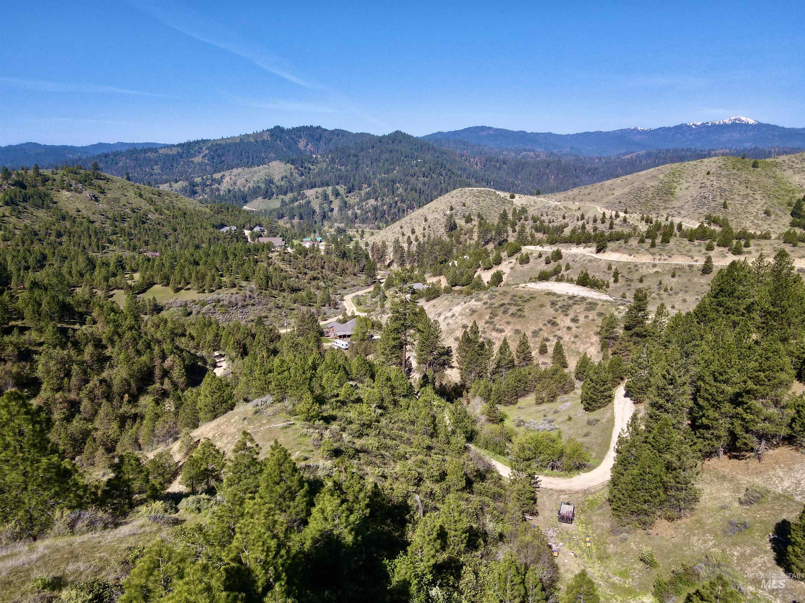 85 Trails End Way, Boise, Idaho 83716, 3 Bedrooms, 3 Bathrooms, Residential For Sale, Price $945,000,MLS 98984414