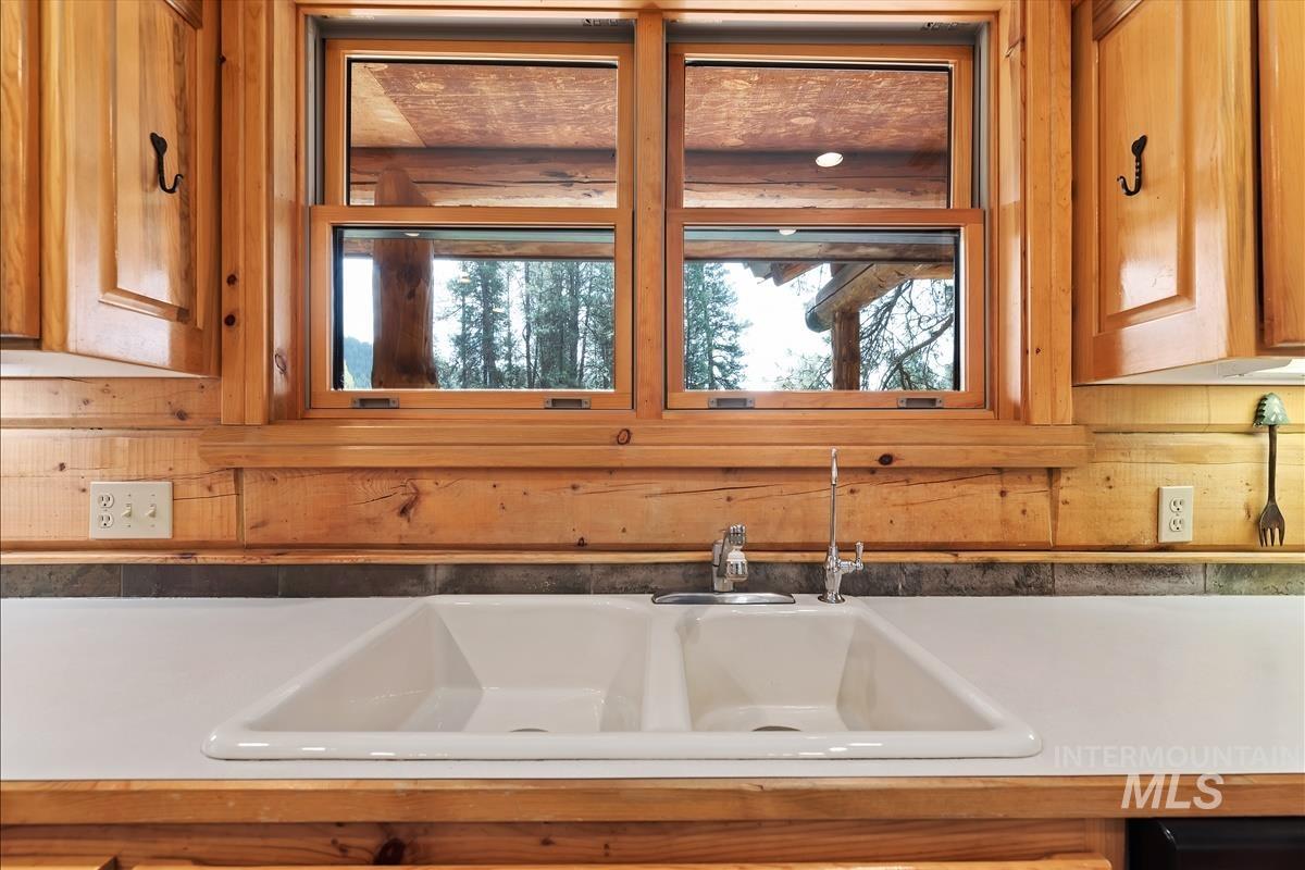 29 River Rd, Garden Valley, Idaho 83622, 3 Bedrooms, 2 Bathrooms, Residential For Sale, Price $1,200,000, 98984416