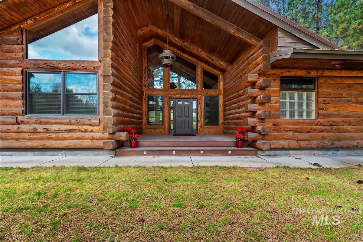 29 River Rd, Garden Valley, Idaho 83622, 3 Bedrooms, 2 Bathrooms, Residential For Sale, Price $1,200,000, 98984416
