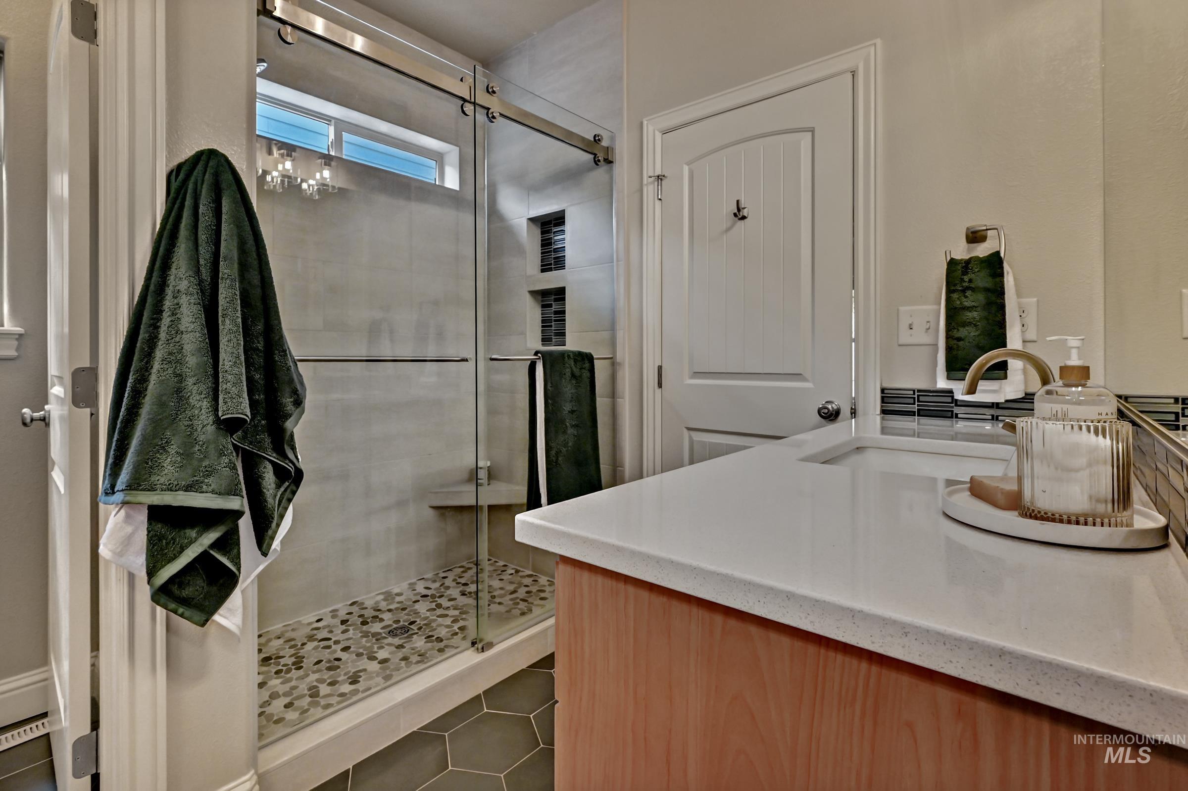 8203 N Sunbelt Avenue, Boise, Idaho 83714, 4 Bedrooms, 2.5 Bathrooms, Residential For Sale, Price $599,990, 98984419