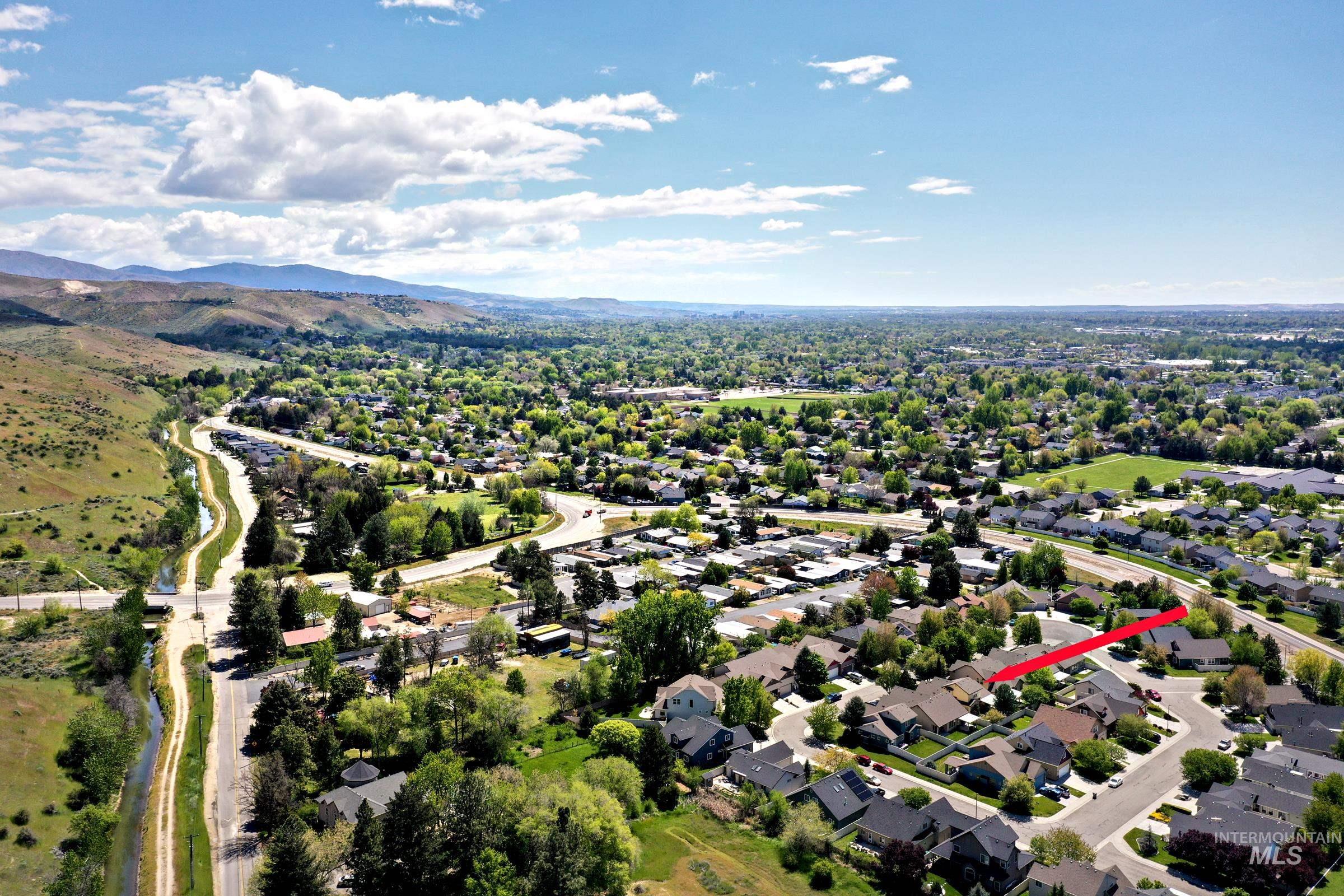 8203 N Sunbelt Avenue, Boise, Idaho 83714, 4 Bedrooms, 2.5 Bathrooms, Residential For Sale, Price $599,990, 98984419