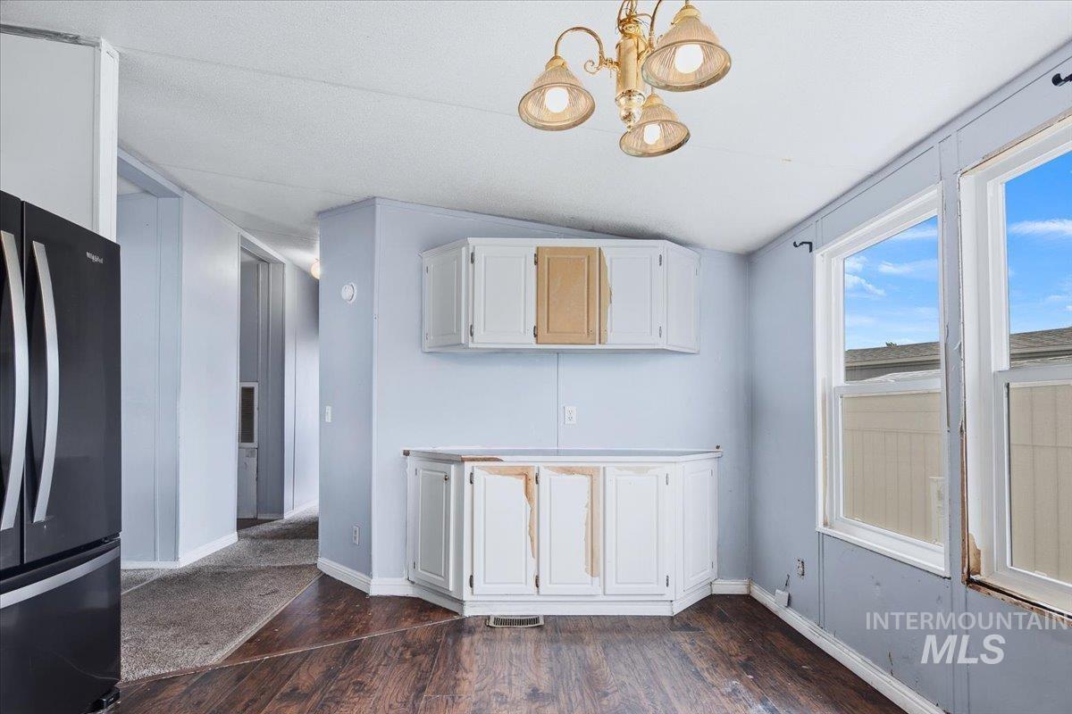4403 High Valley Ave, Nampa, Idaho 83687, 3 Bedrooms, 2 Bathrooms, Residential For Sale, Price $79,900, 98984422