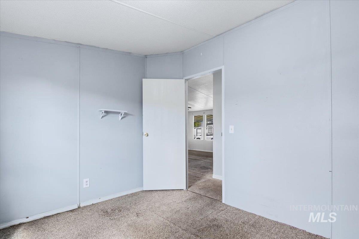 4403 High Valley Ave, Nampa, Idaho 83687, 3 Bedrooms, 2 Bathrooms, Residential For Sale, Price $79,900, 98984422