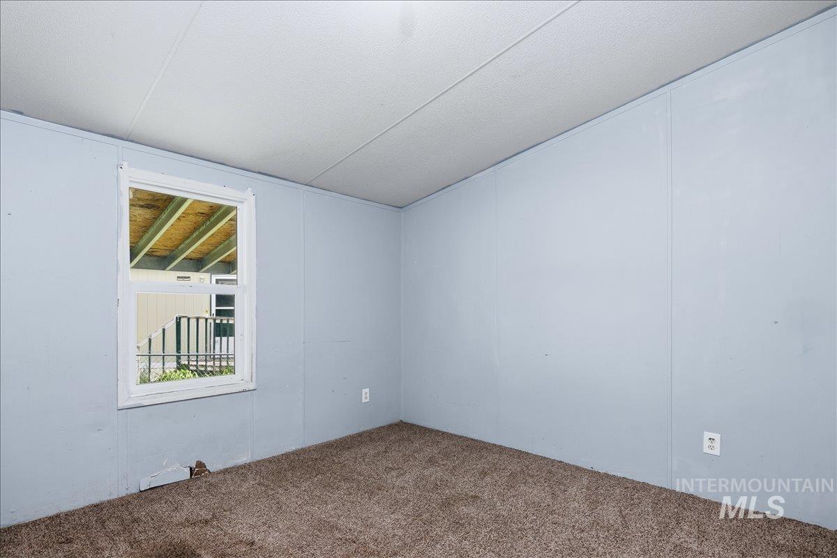 4403 High Valley Ave, Nampa, Idaho 83687, 3 Bedrooms, 2 Bathrooms, Residential For Sale, Price $79,900, 98984422