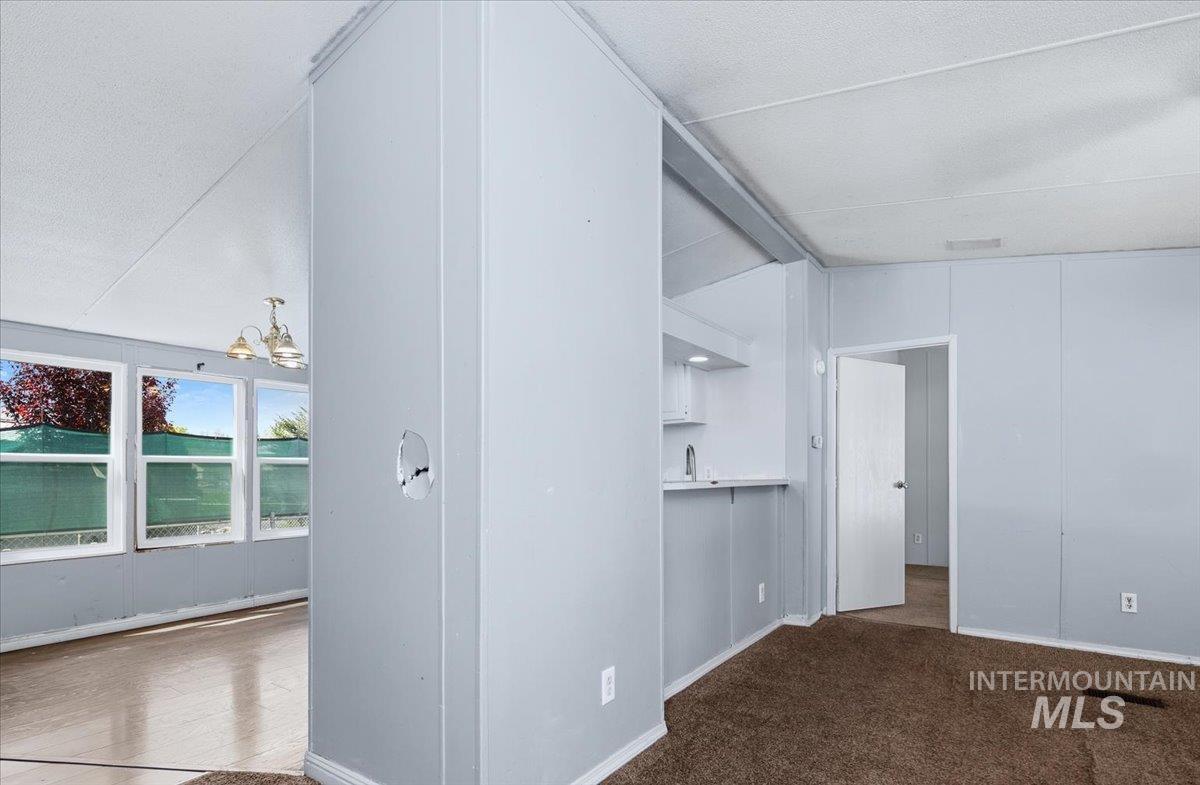 4403 High Valley Ave, Nampa, Idaho 83687, 3 Bedrooms, 2 Bathrooms, Residential For Sale, Price $79,900, 98984422