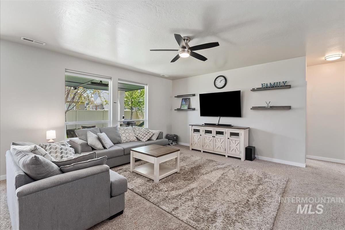1063 E Italy St, Meridian, Idaho 83642, 5 Bedrooms, 2.5 Bathrooms, Residential For Sale, Price $619,000, 98984423