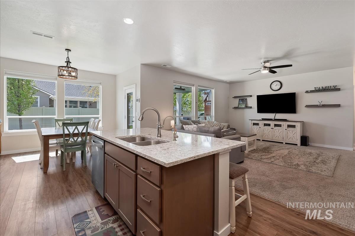 1063 E Italy St, Meridian, Idaho 83642, 5 Bedrooms, 2.5 Bathrooms, Residential For Sale, Price $619,000, 98984423